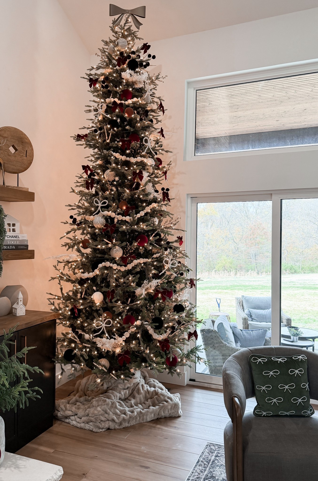 My bow pillow 🫶🏻

#LTKHoliday