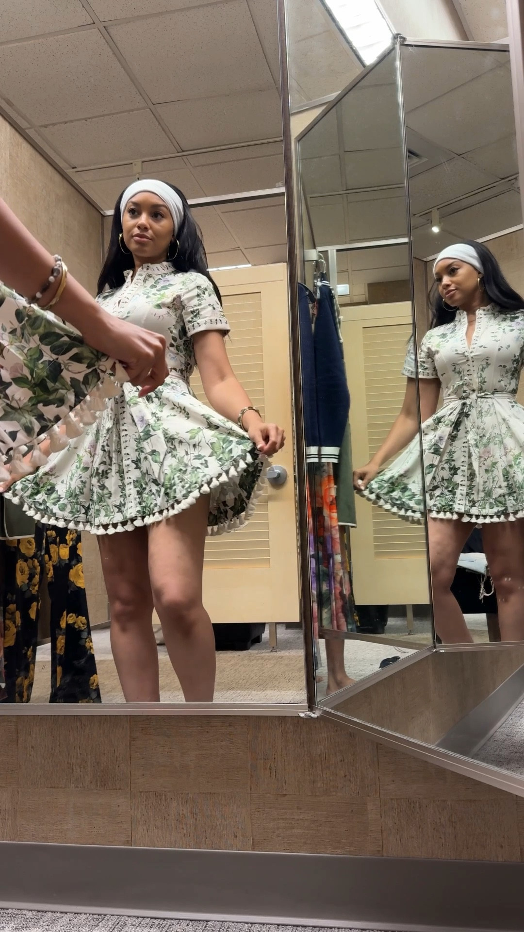 I’m telling yall there’s a REASON Alice + Olivia is one of my FAVORITE brands ! 💚 This is a size 0 in their new Lucy Stretch Cotton Mini Shirtdress 

Nordstrom, Alice + Olivia, shirt dress, summer dress, cute dress, girly dress, flirty, button up, Pom Pom, floral dress, mini dress

#LTKStyleTip