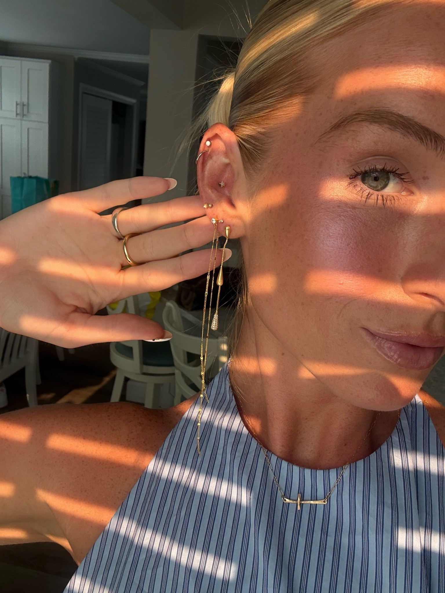 I love me a dangly earring

#LTKBeauty #LTKootd #LTKgrwm