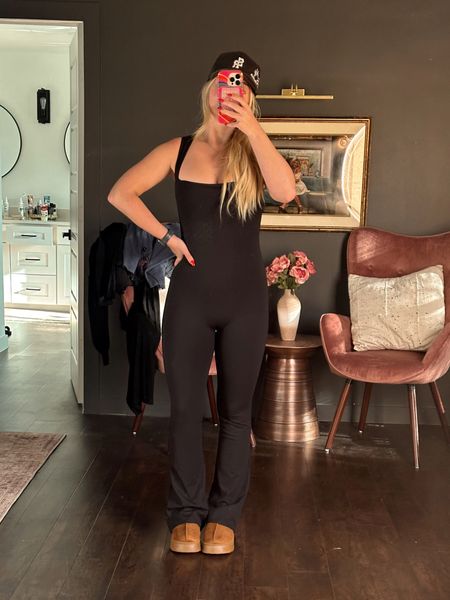 The most comfortable athelisure lounge outfit. The material is so buttery soft.  Comes in multiple color, I have the black and brown! Wearing a medium 

Athelisure, cozy outfit, casual outfit, loungewear, Amazon fashion, fall outfit, fall style, comfy outfit 

#LTKfitness #LTKfindsunder50 #LTKstyletip