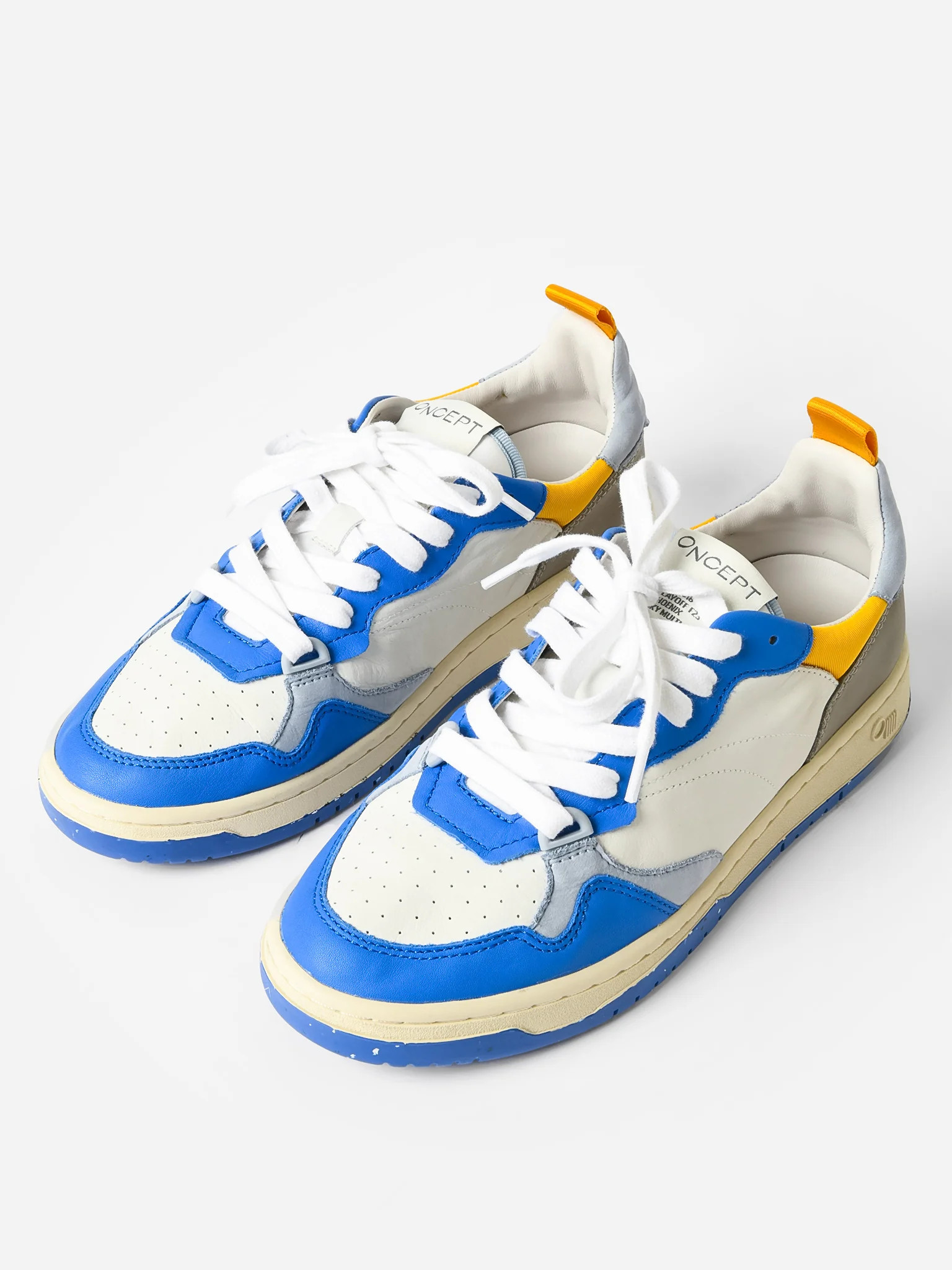 ONCEPT
                      
                     Women's Phoenix Sneaker | Saint Bernard