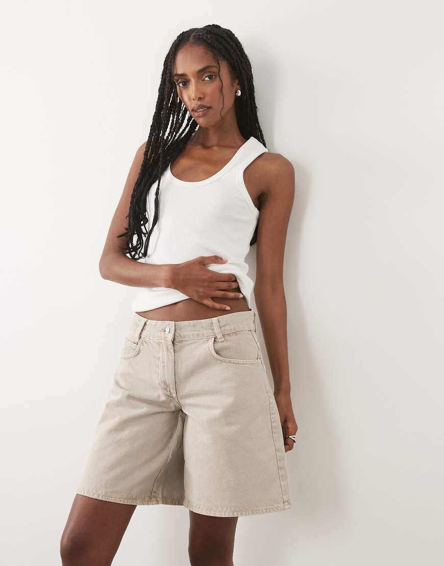 ASOS DESIGN low rise bermuda short in taupe-Brown | ASOS (Global)