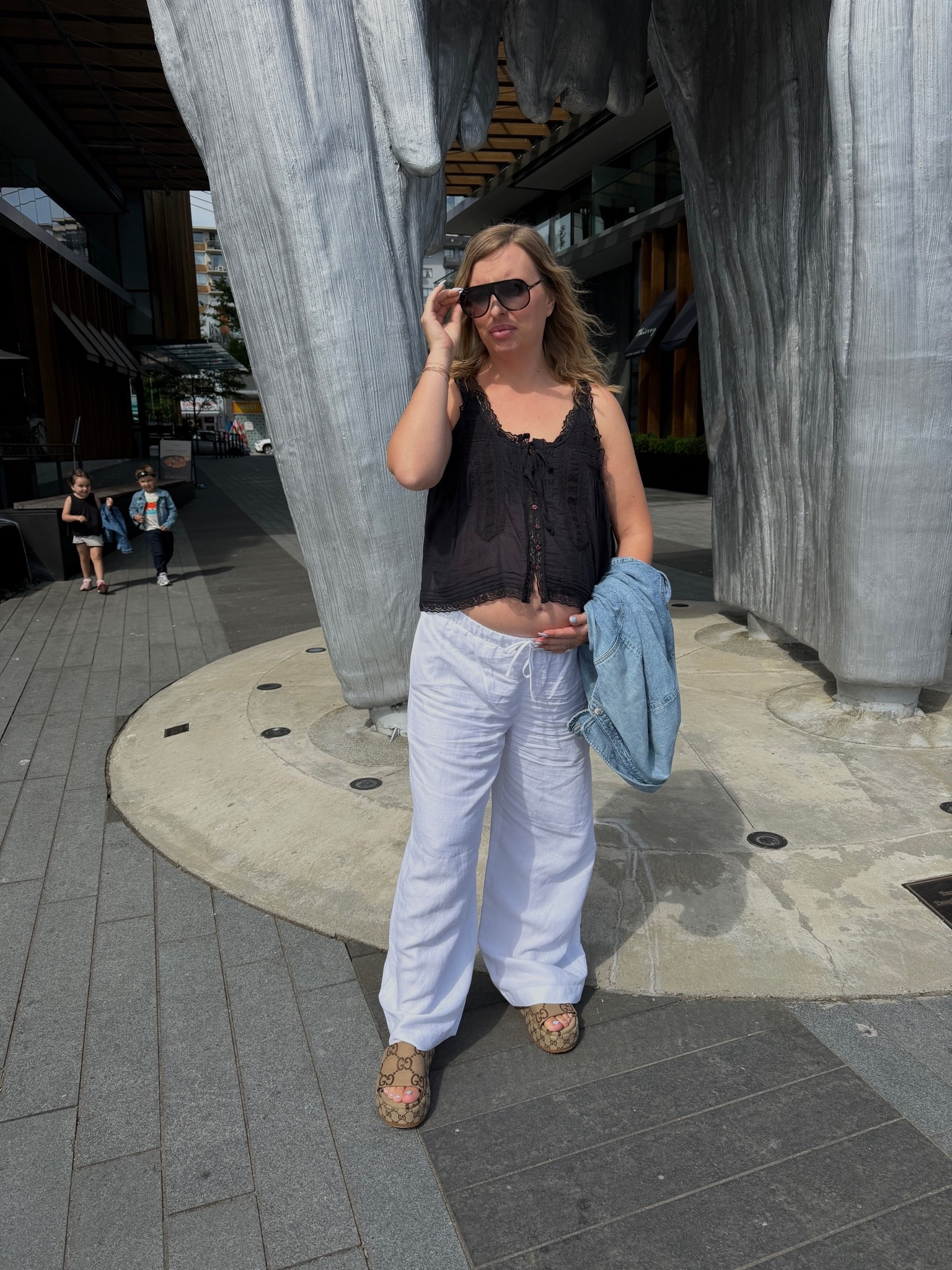Aritzia lodge linen pants
Aritzia linen pants
Lodge pants
Maternity summer outfit 
Summer style

Size large in both top and bottom and shoes are tts

#LTKcanada #LTKsummer #LTKmaternity