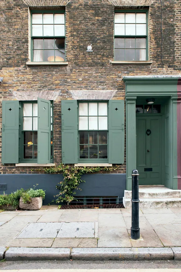 Green Smoke No.47 | Handcrafted Paint | Farrow & Ball (US)