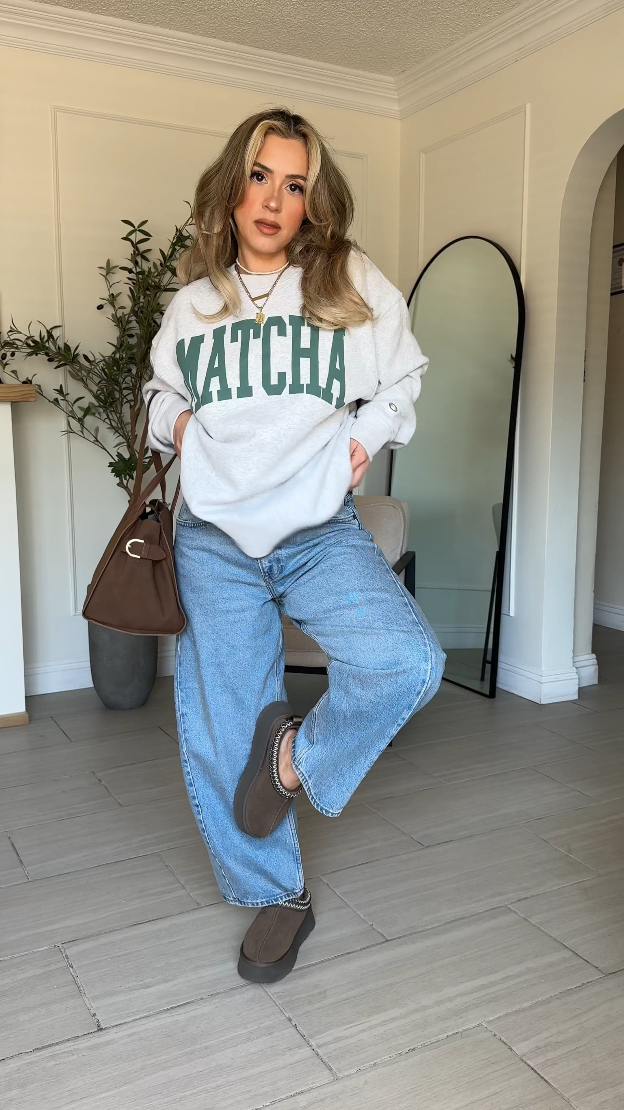  #AbercrombiePartner @abercrombie sweater haul 🙊👌🏼

‼️ Up to 20% off all sweaters & sweatshirts* PLUS 15% OFF ALMOST EVERYTHING ELSE**

⚠️ the website doesn't let me choose the product in the exact color I'm wearing, so you have to actually click on the product and find the color that I'm wearing. All colors and sizes are listed below. ⬇️ 

✔️Look 1/2: size 28S in barrel jeans // MEDIUM in Matcha sweatshirt // MEDIUM in sweatpants (color: light gray)

✔️Look 3/4: size 27R in jeans (color: light destroy) // sweatshirt MEDIUM (color: MAROON) // MEDIUM in sweatpants (color: DEEP WINE)

✔️Look 4: SMALL in Chino Skort (color: SLATE GREEN) // SMALL in funnel neck sweater in color DARK CRIMSON

✔️Look 5: size 28S in barrel jeans // small in tuckable tank // MEDIUM in leopard Crew cardigan

✔️Look 6: size 26R in NAVY tailored wide leg pants // MEDIUM in LIGHT GREY crew sweater


#LTKSaleAlert #LTKU #LTKSeasonal