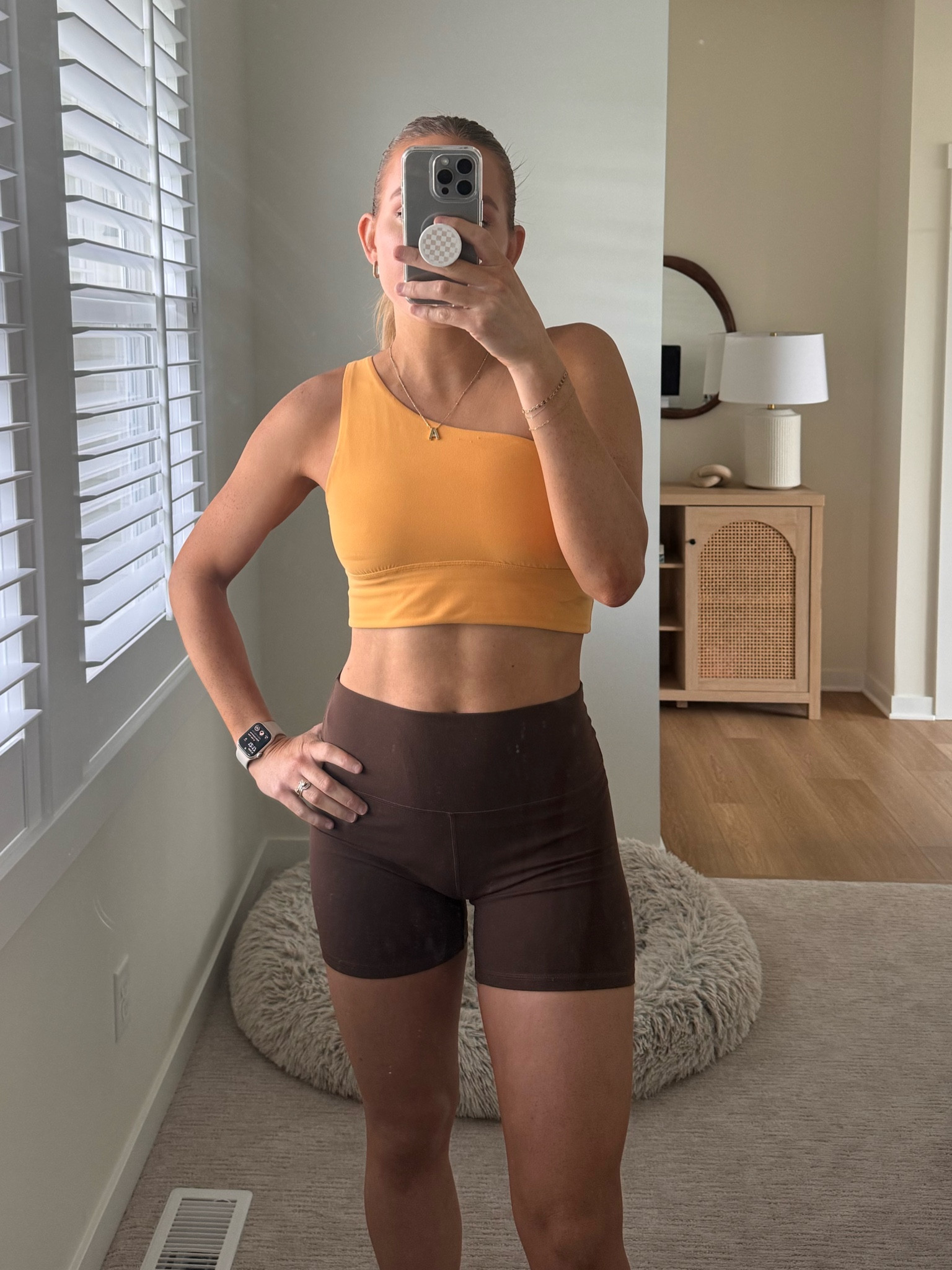 obsessed with this top!!!

#LTKActive #LTKOver40 #LTKFindsUnder100
