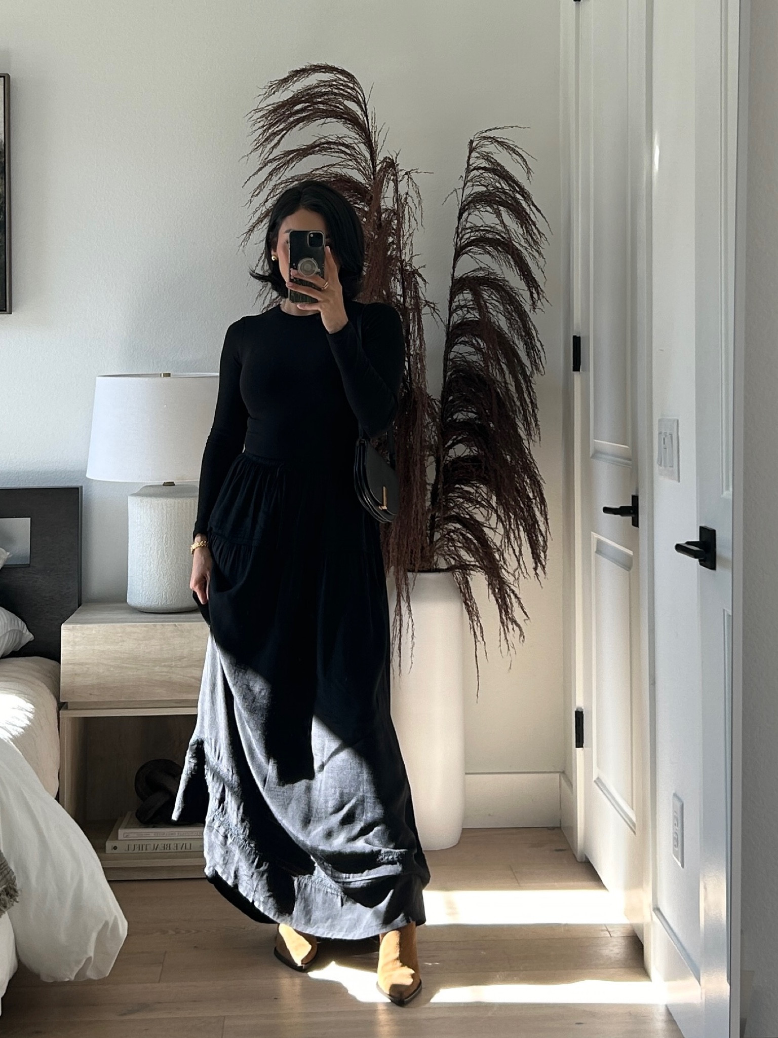 5’2”
Skirt size Small
Boots True to Sizee