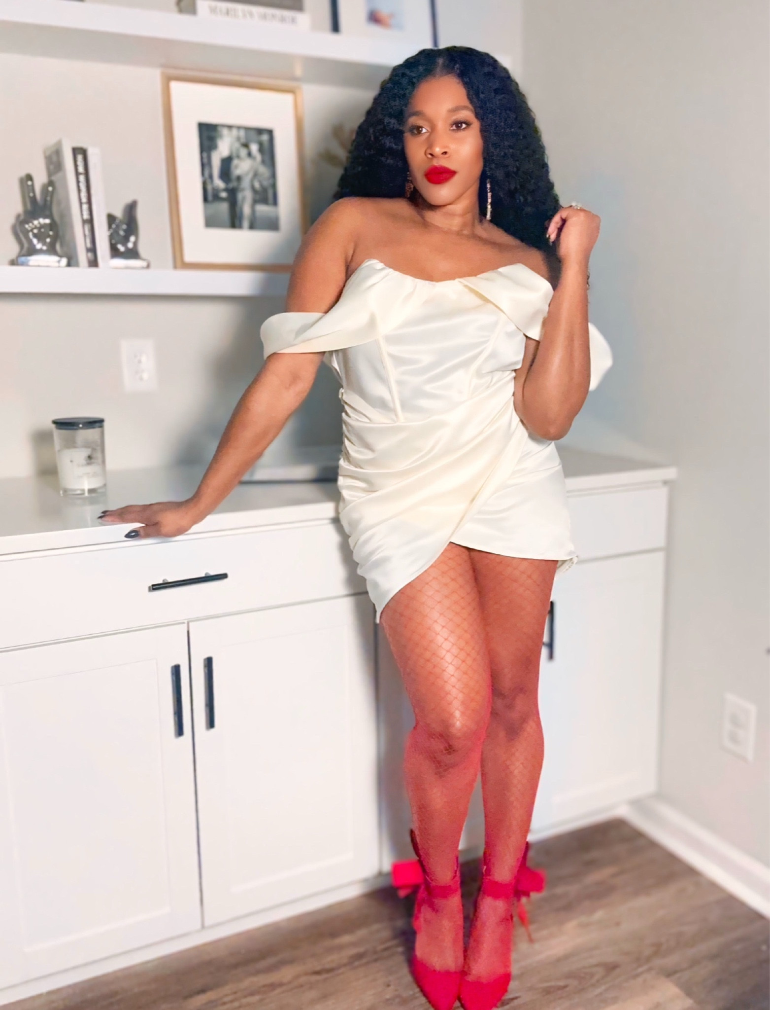 Tis the season to turn heads with this little holiday number. Classy mixed with a little sass! 

For reference, I’m wearing a size large in the Bardot dress.

#LTKHoliday #LTKSeasonal #LTKParties