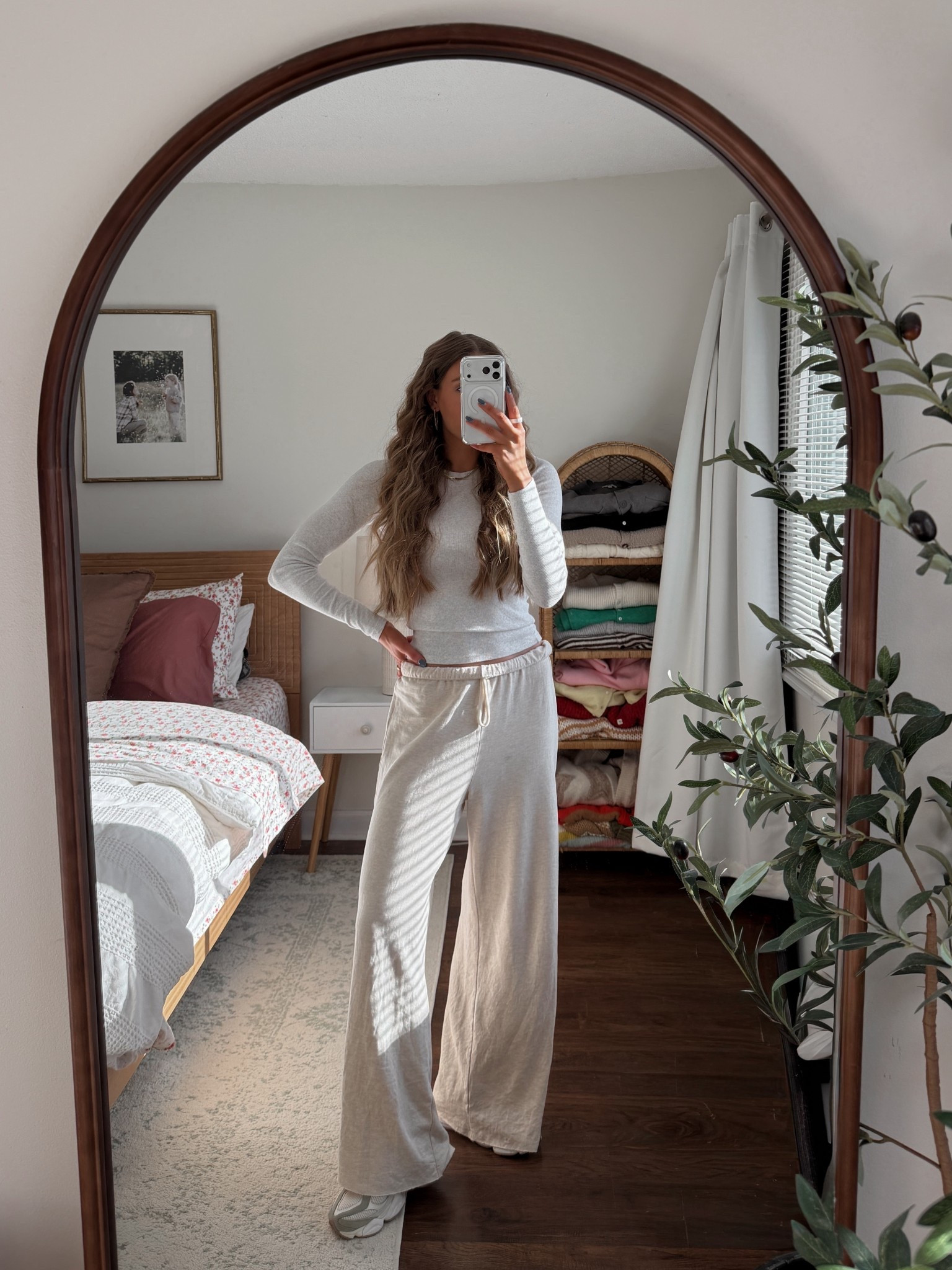 Cozy and casual! These aerie sweatpants are my tried and true! Wearing size XS!

#LTKdayinmylife #LTKgrwm #LTKootd