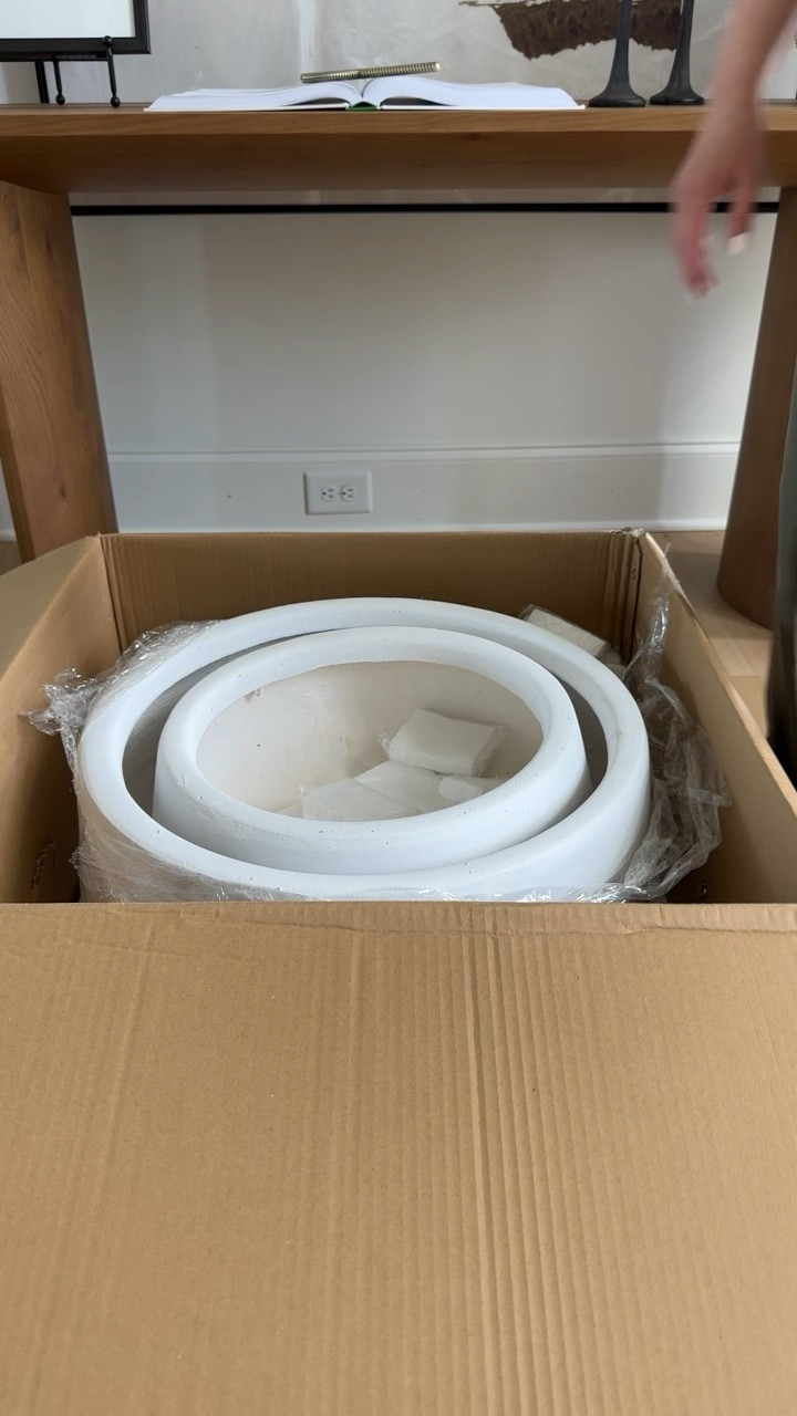 Gorgeous modern shape on these planters. Three pack and come in three colors. Amazon outdoor find



#LTKFindsUnder100 #LTKSaleAlert #LTKHome