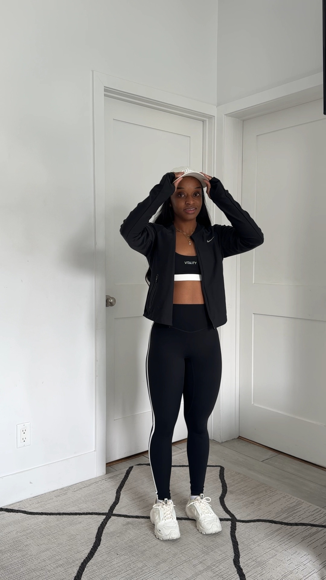 Come along with me for a beach workout !! 🌊💪🏾

Connect in Love!! 💕 
Outfit @shopvitality @Alo Yoga @Nike US 

use code BREYAWYNNE 15% off #armra