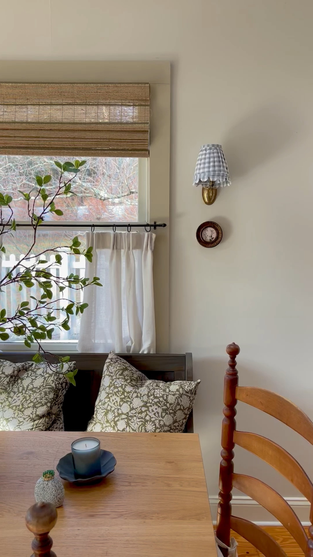 Make your own lampshade! Love how this pretty gingham & scallop-trimmed one came together for our dining area. 

DIY, lampshade, home decor, lighting, pleated lampshade 
