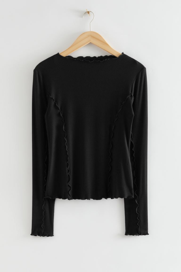 Figurbetontes Oberteil mit gerüschten Kanten | H&M (DE, AT, CH, NL, FI)