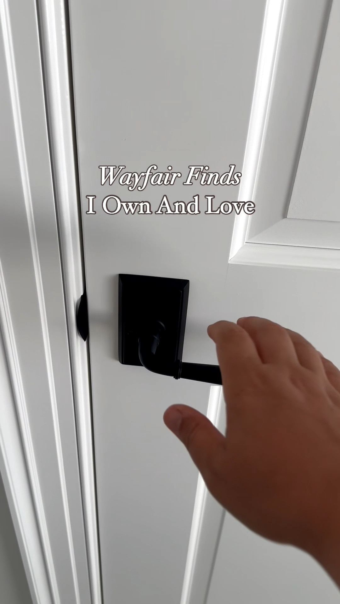 The holidays are coming! Have your home feeling cozy and complete with some of my favorite finds!

@