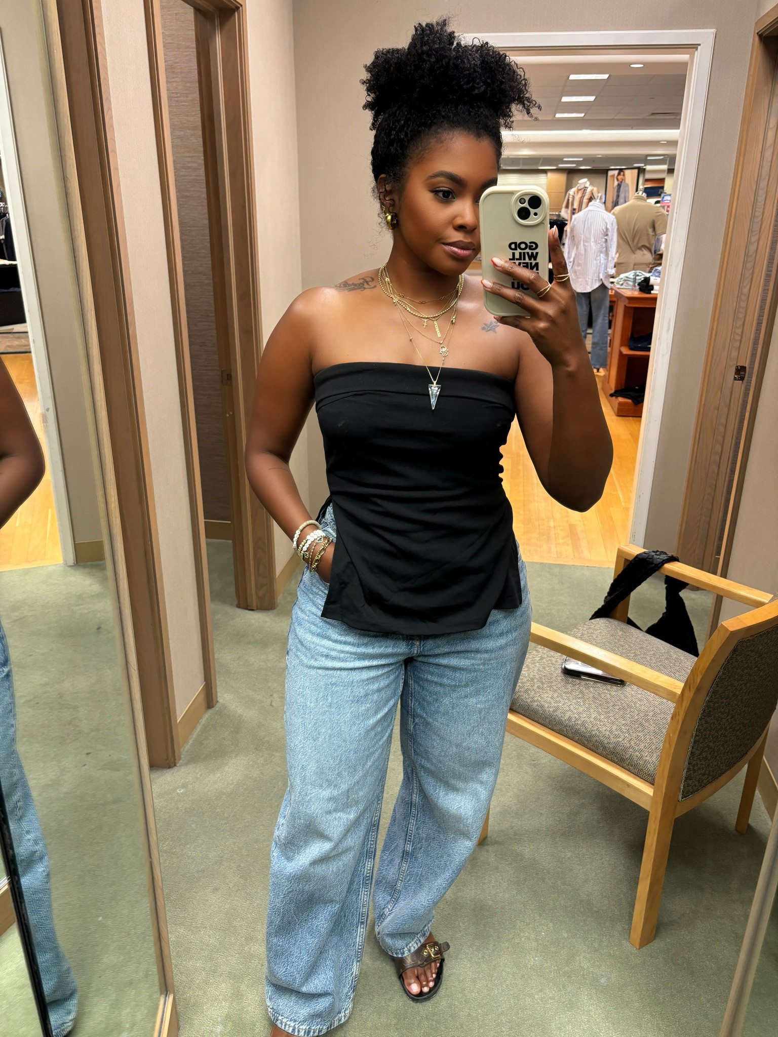 last minute shopping. LOVE this top. I got it in a Largs but DEFINITELY should have gone with the medium. I’m a 36C up top. 


#LTKShoeCrush #LTKMidsize #LTKItBag