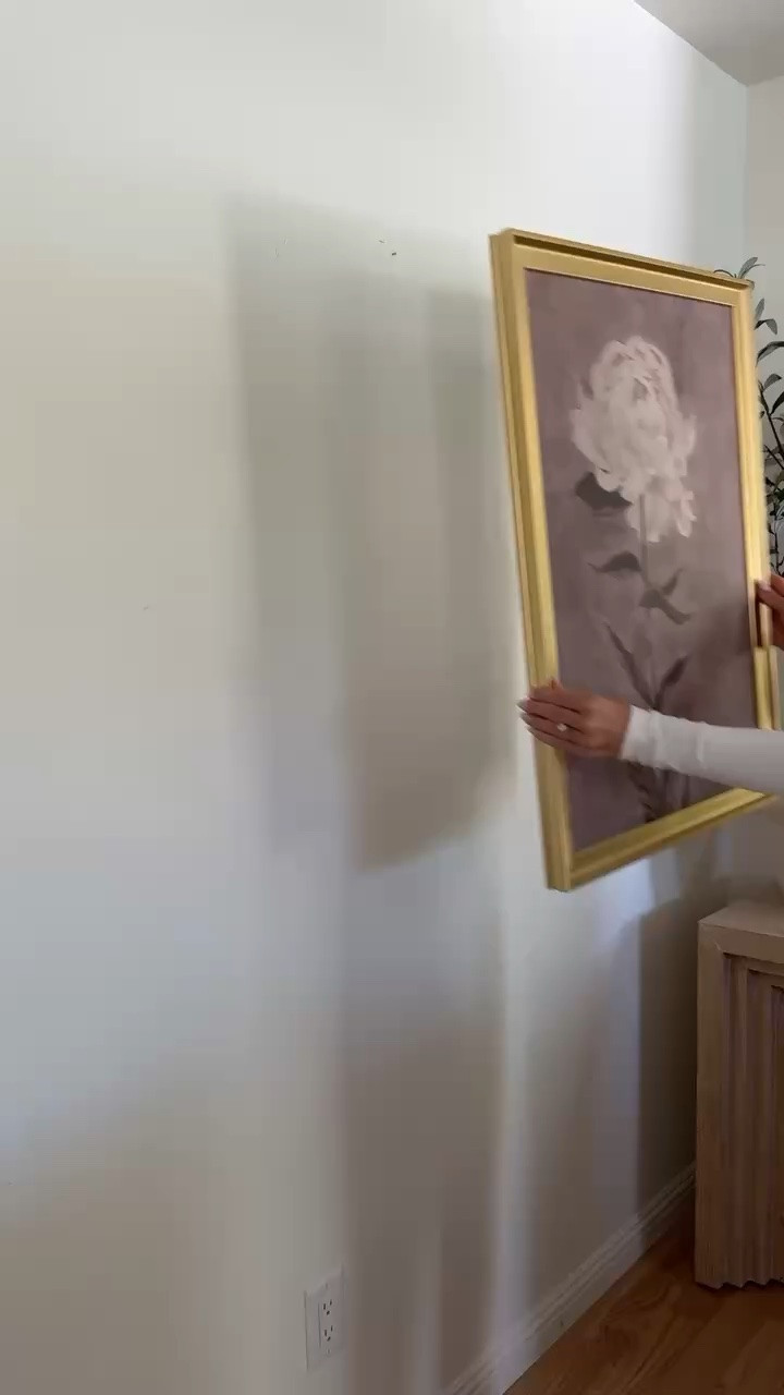 The perfect little sconce and artwork combo! 🖼️

#LTKHome #LTKdayinmylife
