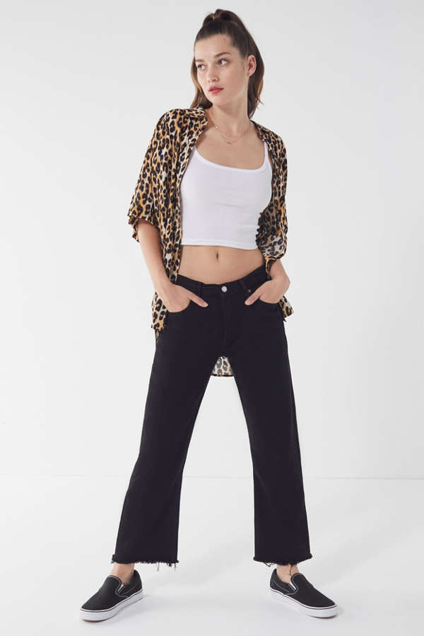 Urban Renewal Recycled Frayed Cropped Levi’s Jean | Urban Outfitters US