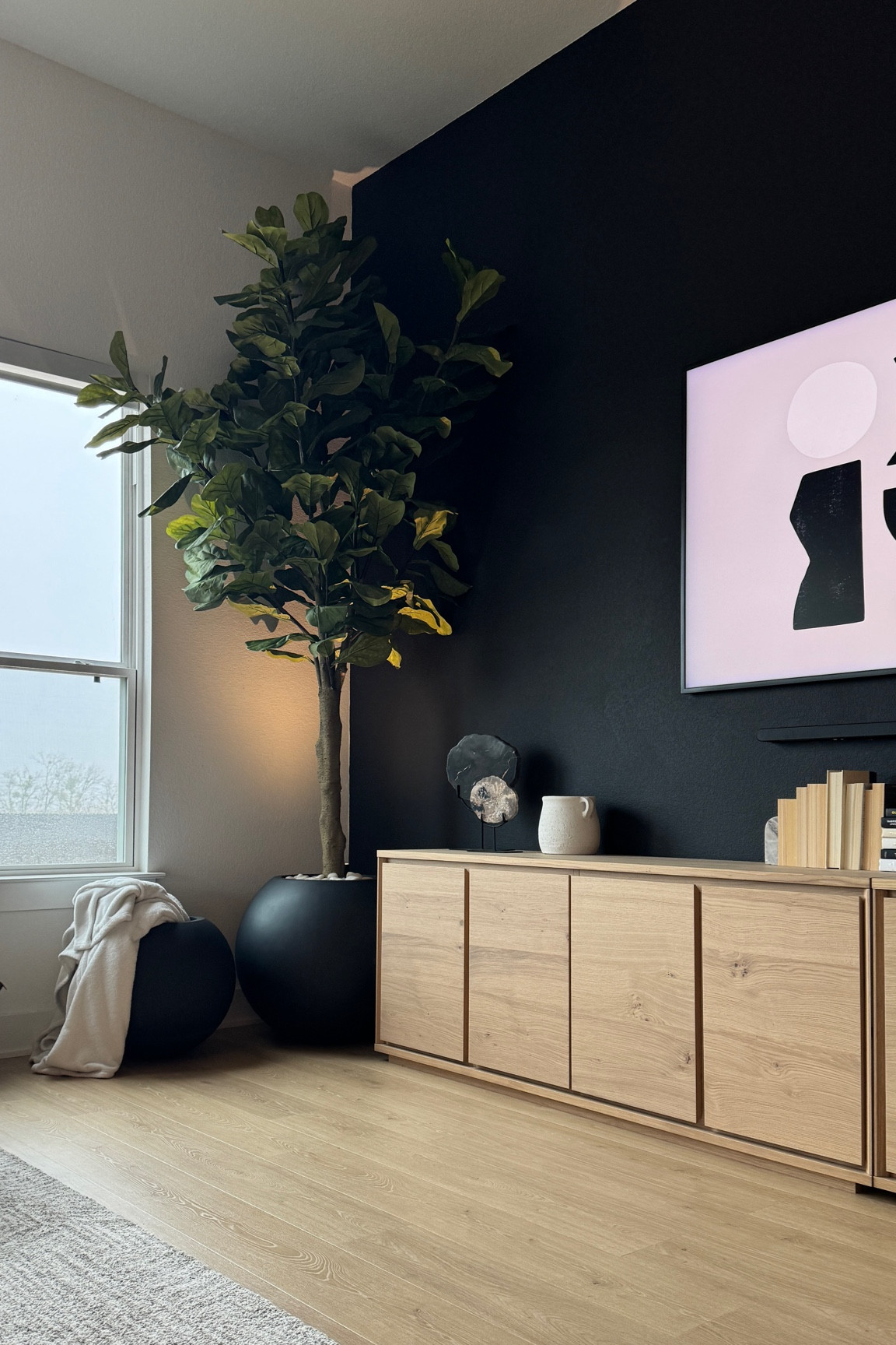 this giant faux fiddle fig leaf tree makes the perfect statement piece for your home! the trunk and leaves are very realistic looking and it comes in multiple sizes.

#LTKHome
