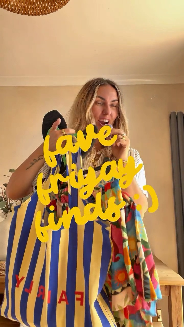 but the £20 stripey tote !! 🌀🌞 girls comment SHOP for links to your dm or tag the 🛒 on the reel for all links ! 

hope you’re having a gawgussss friyay love yall ! xxxxxxxx

OUTFIT DEETS 
i’m a uk 10 , 5’7 
loving an oversized fit :) 

1. £20 stripey 🌀 tote @jimmyfairly in shade yellow 

2. £10 green 🧃 pop flip flops @marksandspencer @marksandspencerstyle im a 5.5 uk wearing size 6

3. tropical 🌴 coord @tuclothing £20 shirt in size 16 ( i always go 3 sizes up ) , £15 shorts in size 10 ( true to size ) 

i’ll show you how i’m stopping them next week ! have a gorgeous weekend girlies ! xxxxxx

#mumstyle #highstreetfashion #summeroutfitideas 
contains previous pr @petillermanagement