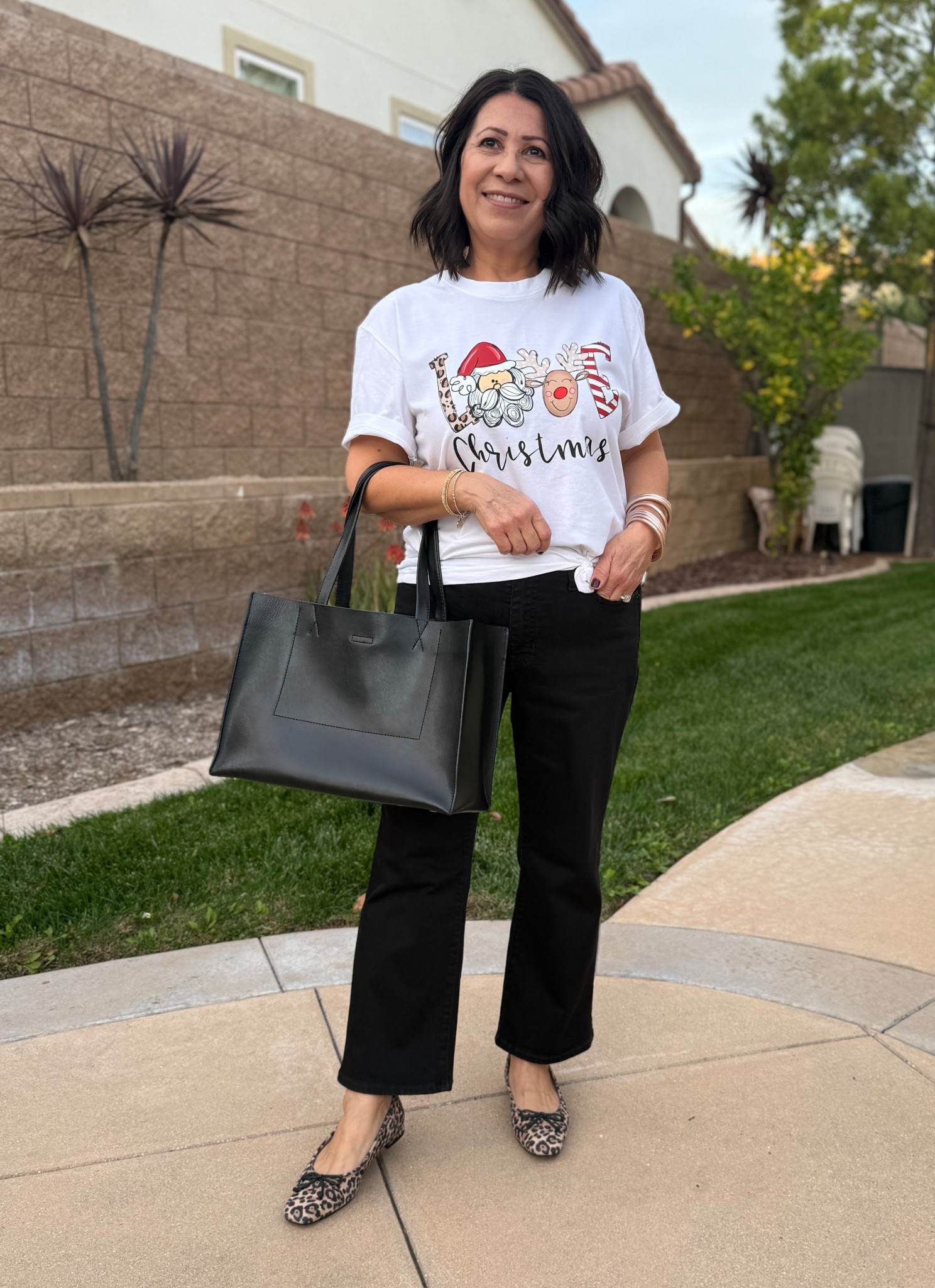 Holiday outfit idea 🐾


graphic tees | holiday tee | BuDhaGirl all-weather bangles | leopard print flats


#LTKSaleAlert #LTKootd #LTKHoliday