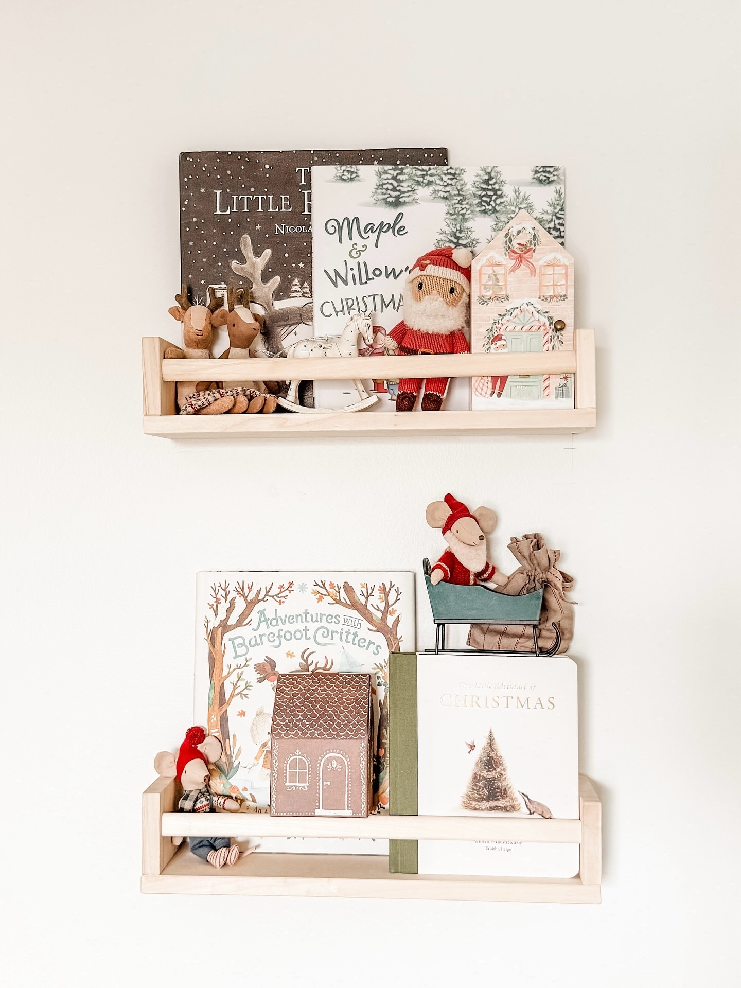 Christmas magic I want to hold onto ✨ little spaces and pockets of happiness, something that’s so special this time of year. Loving spending it with my three babies 🥹