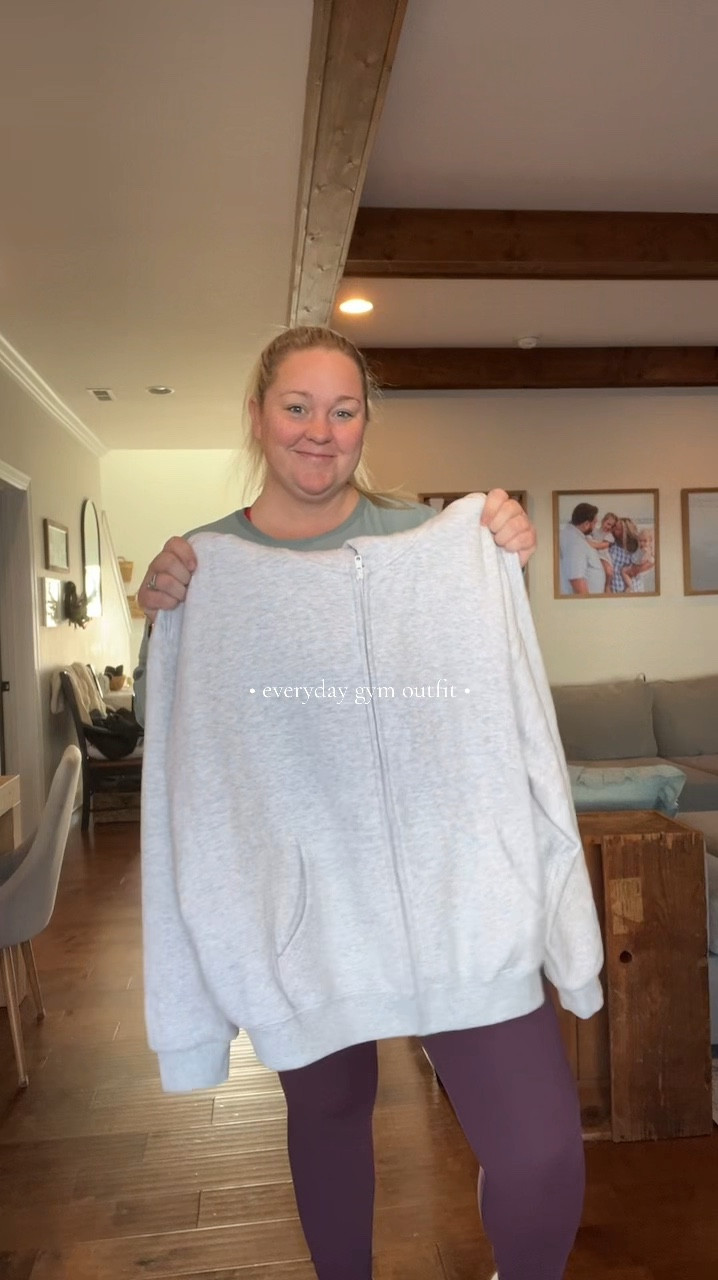 Literally obsessed with everything i have on. Perfectly comfy for the gym. @Halara_official 

#momsoftiktok #justagirl #plussize #gymoutfit #curvy #christmas #hokidayhaul #halara #nike #oldnavy #skims #creatorsearchinsights 

#LTKPlusSize #LTKFitness #LTKStyleTip