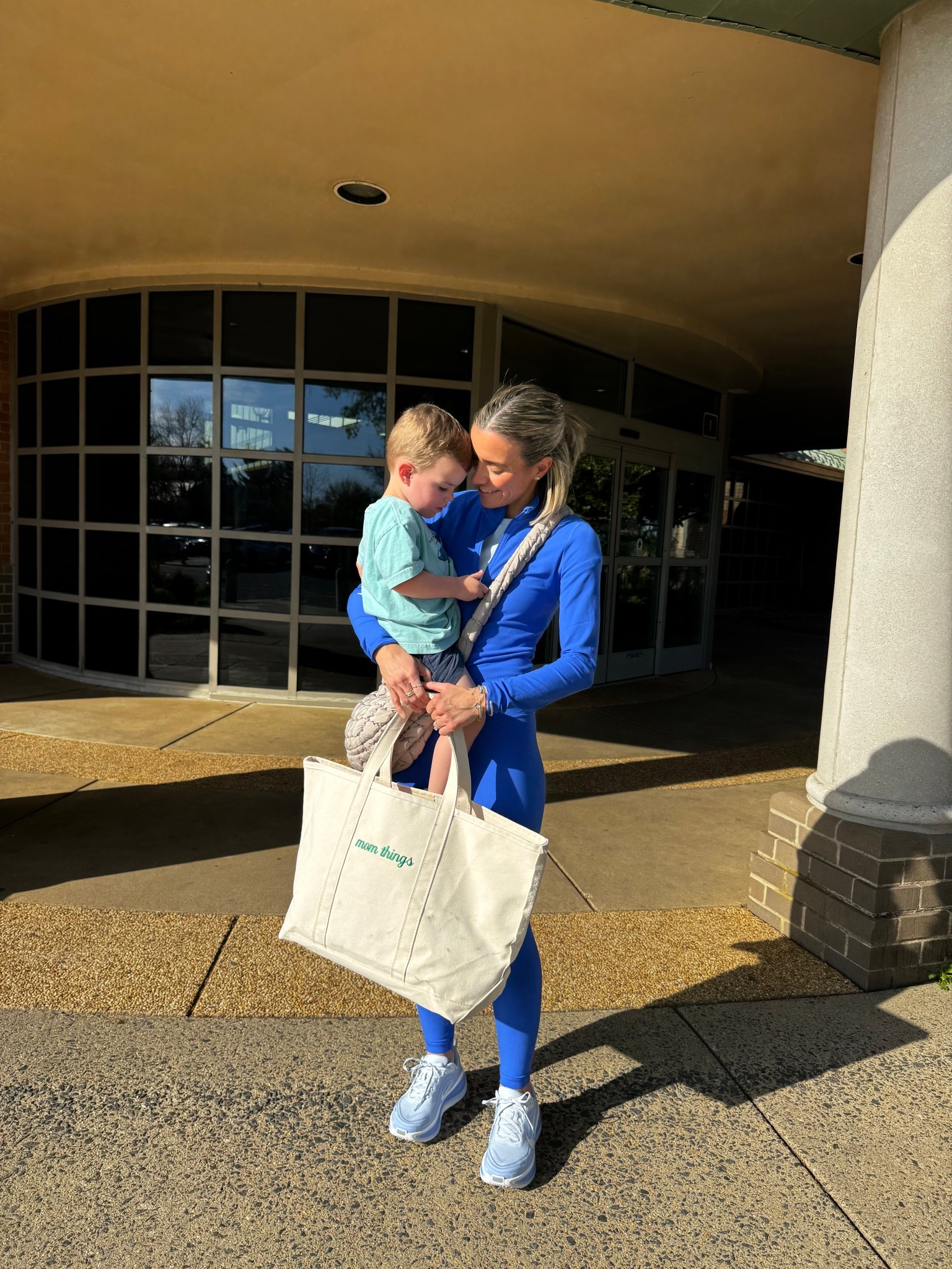 large tote bag

#LTKmomlife #LTKdayinmylife #LTKootd