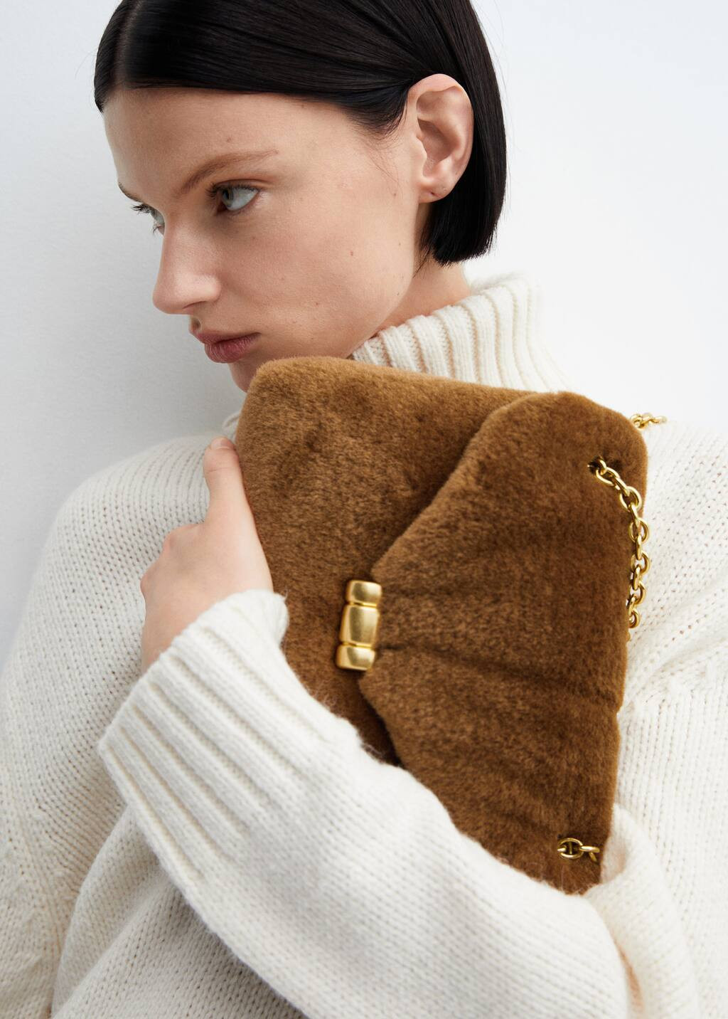 Quilted fur-effect bag -  Women | Mango USA | MANGO (US)