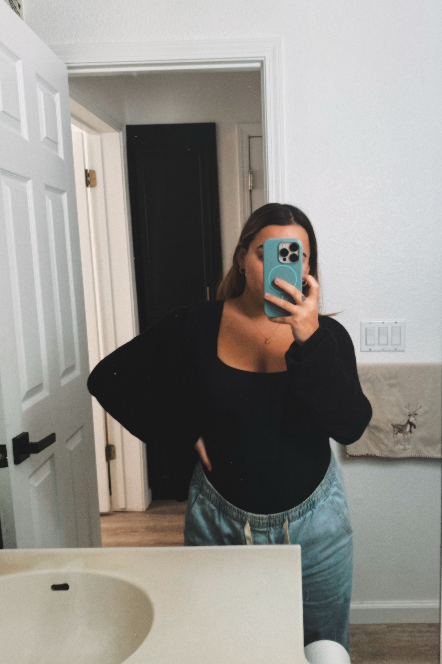 These Jeans are the only ones I wear nowadays! Belly growing and I feel no pressure from these 🙏 

Couldnt find the exact shirt (bought it last year at #tjmaxx) but jeans and case are exactly those ones. 



#LTKBump #LTKFamily #LTKKids