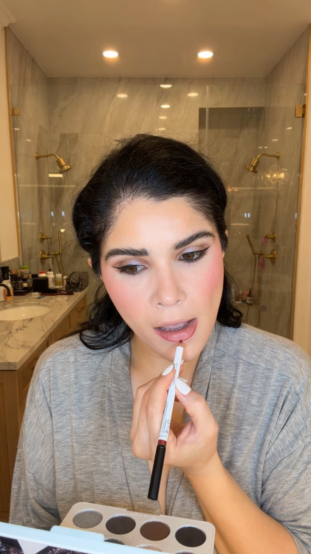 Today’s makeup look 

Saie 
Morphe 
Chanel foundation 
Haus labs blush 
Hourglass concealer


#LTKgrwm #LTKMothersDay #LTKdayinmylife