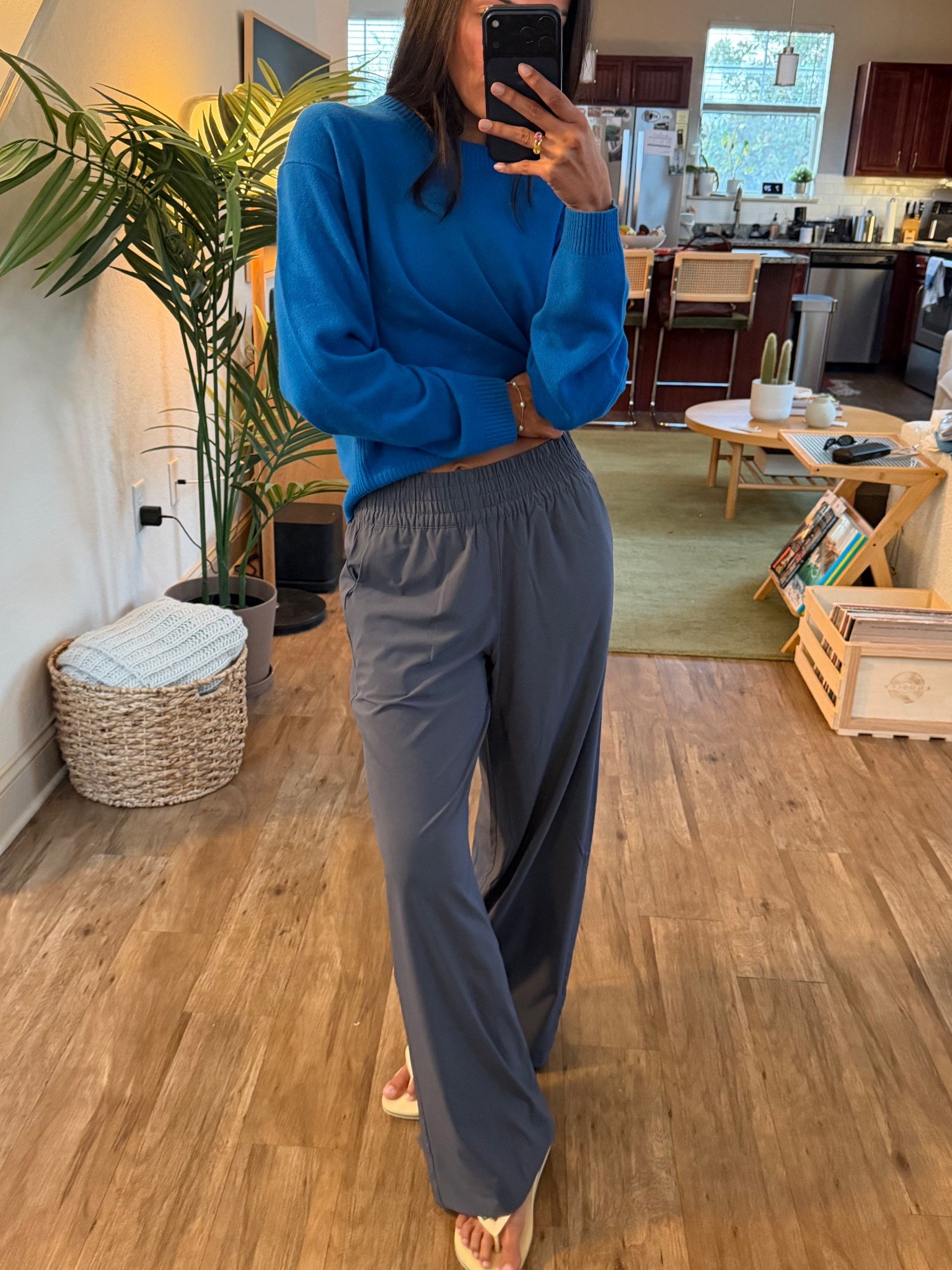 obsessed with these pants! I took a small short @Vuori US #vuoripartner

#LTKgrwm #LTKootd