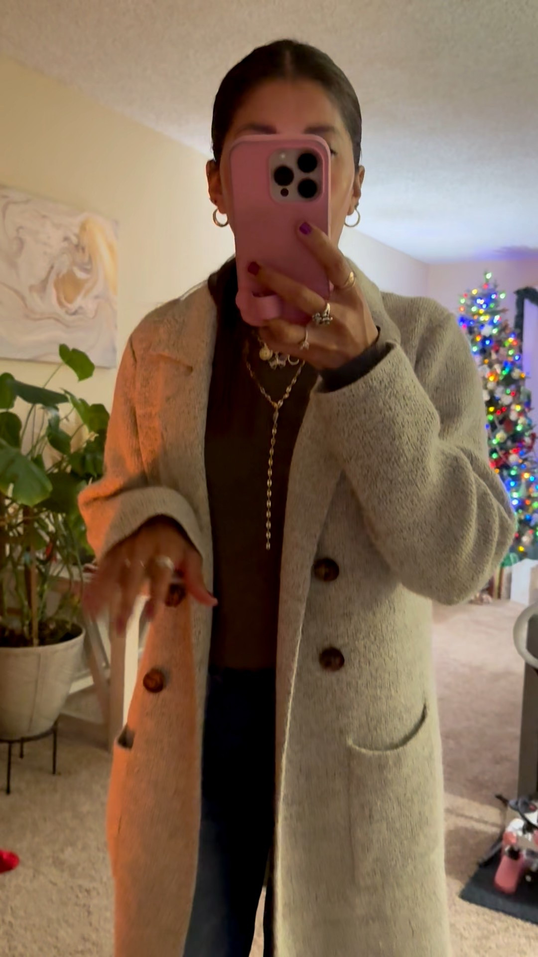 Cozy never looked this chic ❄️ soft, comfy, and effortlessly styled—this is my winter uniform 🤍

#CozyChic #WinterStyle #SweaterWeather #LTKFinds #ComfortMeetsStyle #EverydayOutfit #ColdWeatherLooks

#LTKootd #LTKSeasonal #LTKSaleAlert