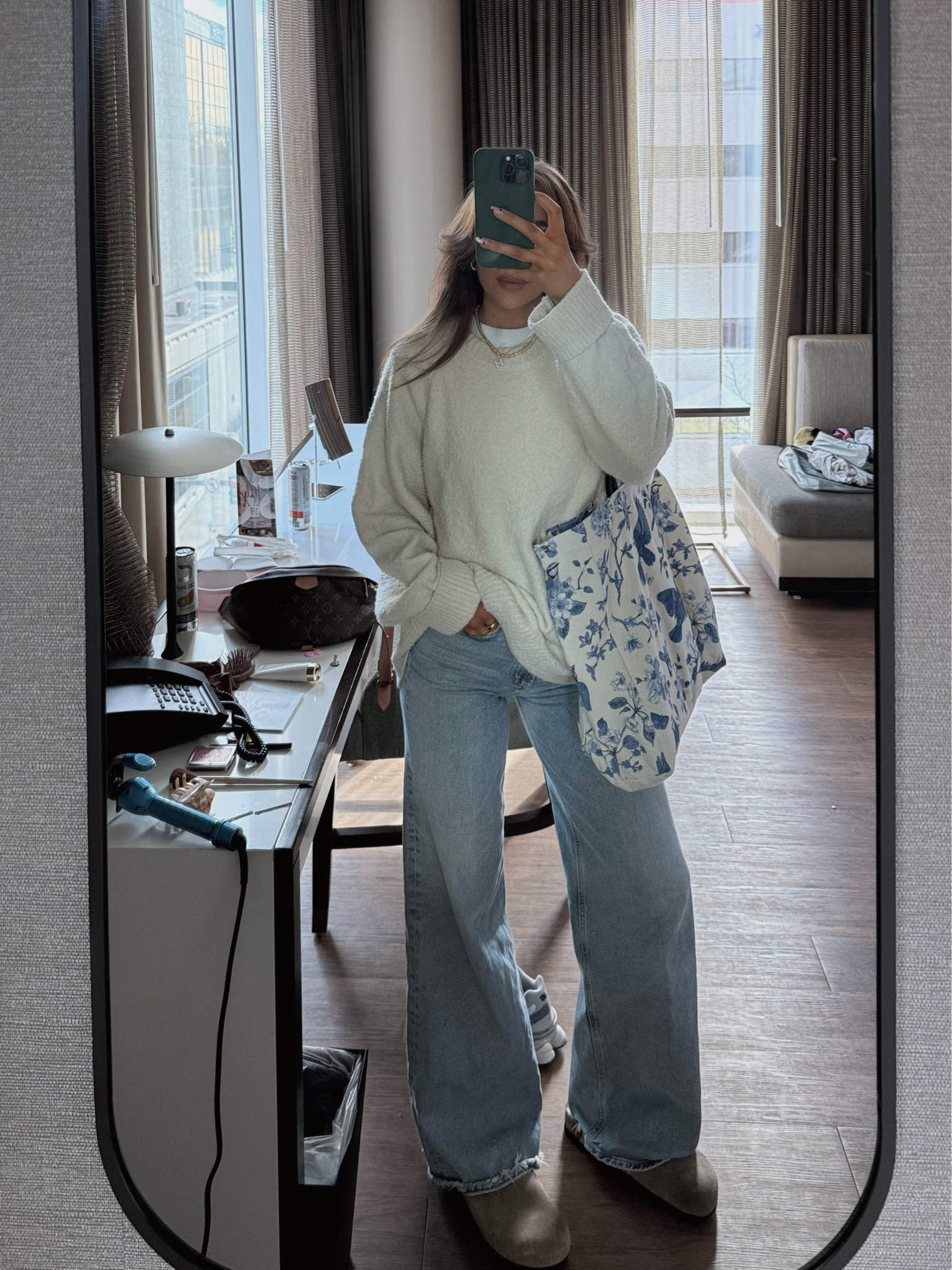 My most popular jeans!! 

#widelegjean #denim #lightwashdenim 

#LTKstyletip