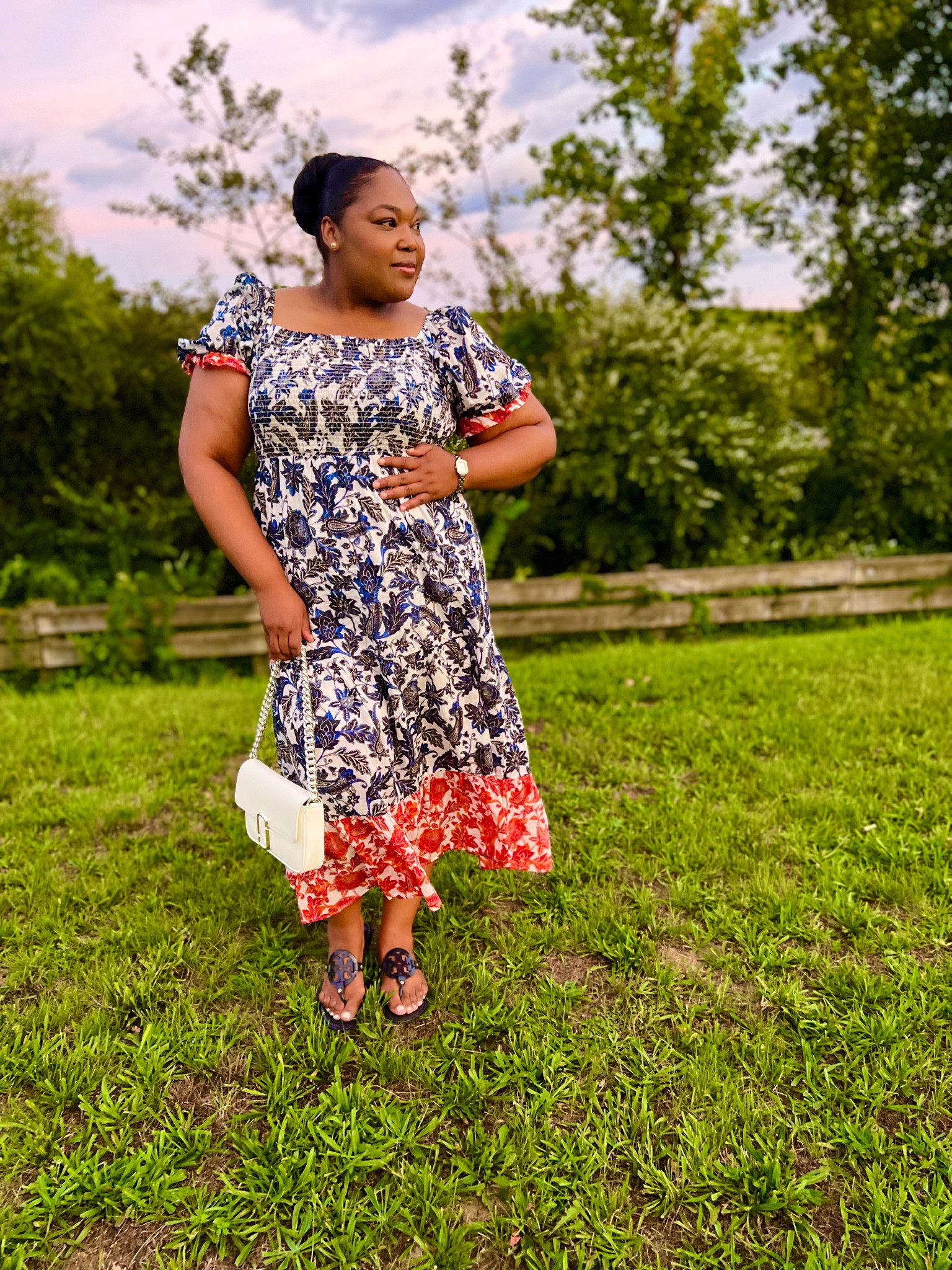 This Tommy Hilfiger cotton Summer dress is so simple yet elegant and can be dressed up or down. 
Paired with a cute shoulder bag and comfortable sandals gives the look a very clean yet well put together look. 
Grab yours today!!!

#LTKFind #LTKcurves #LTKSeasonal