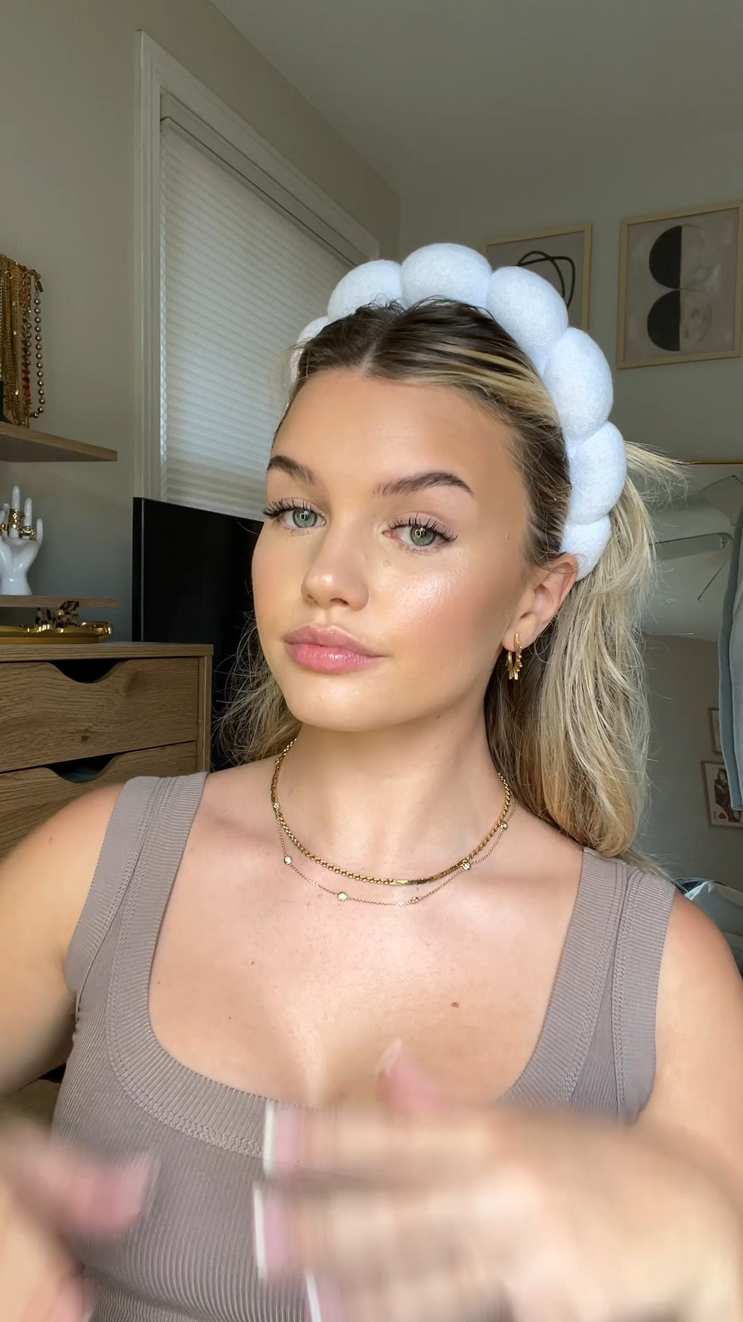 Glowy natural makeup 

#LTKbeauty