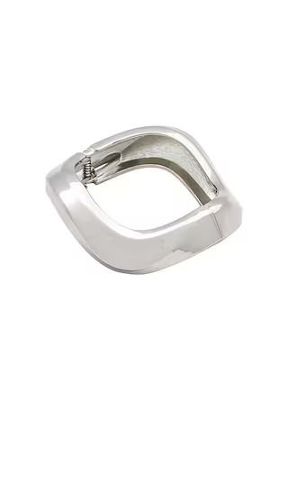Wavy Bangle Bracelet | Revolve Clothing (Global)