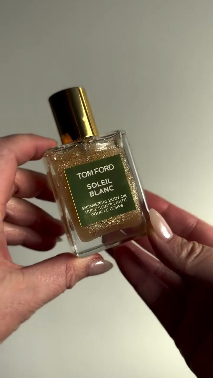 Grabbed this at the Sephora BF sale!  My friend was obsessed with it when we went to Vegas and I love the scent and sparkle!  Reminds me of sunny days ☀️