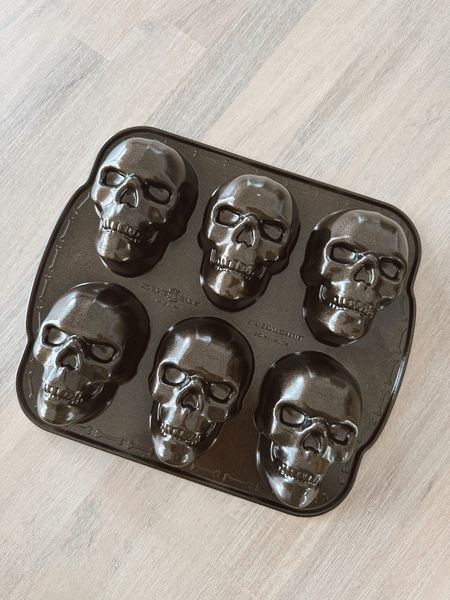 Skull baking pan on sale now 💀 #halloween #halloweenparty #halloweenfinds #amazon #amazonhalloween #halloweenbaking 

#LTKhome #LTKSeasonal #LTKHalloween