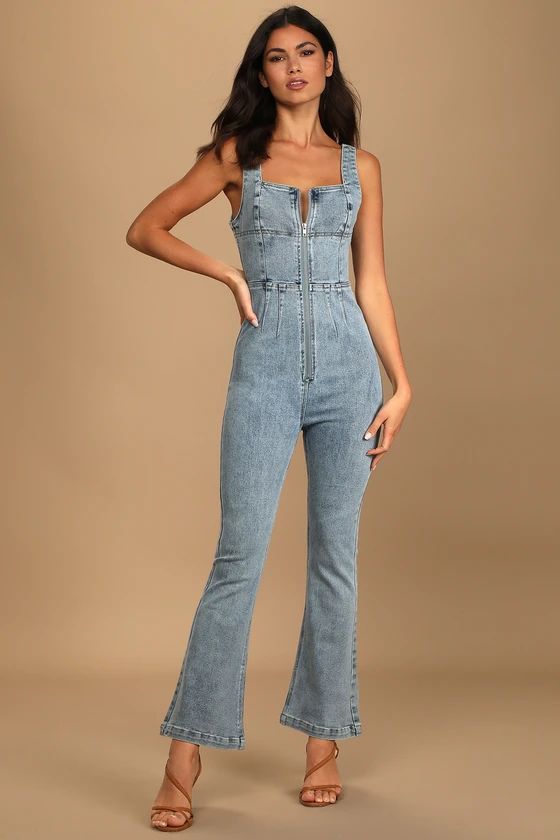 Keep Groovin' Light Wash Denim Zip-Front Jumpsuit | Lulus (US)