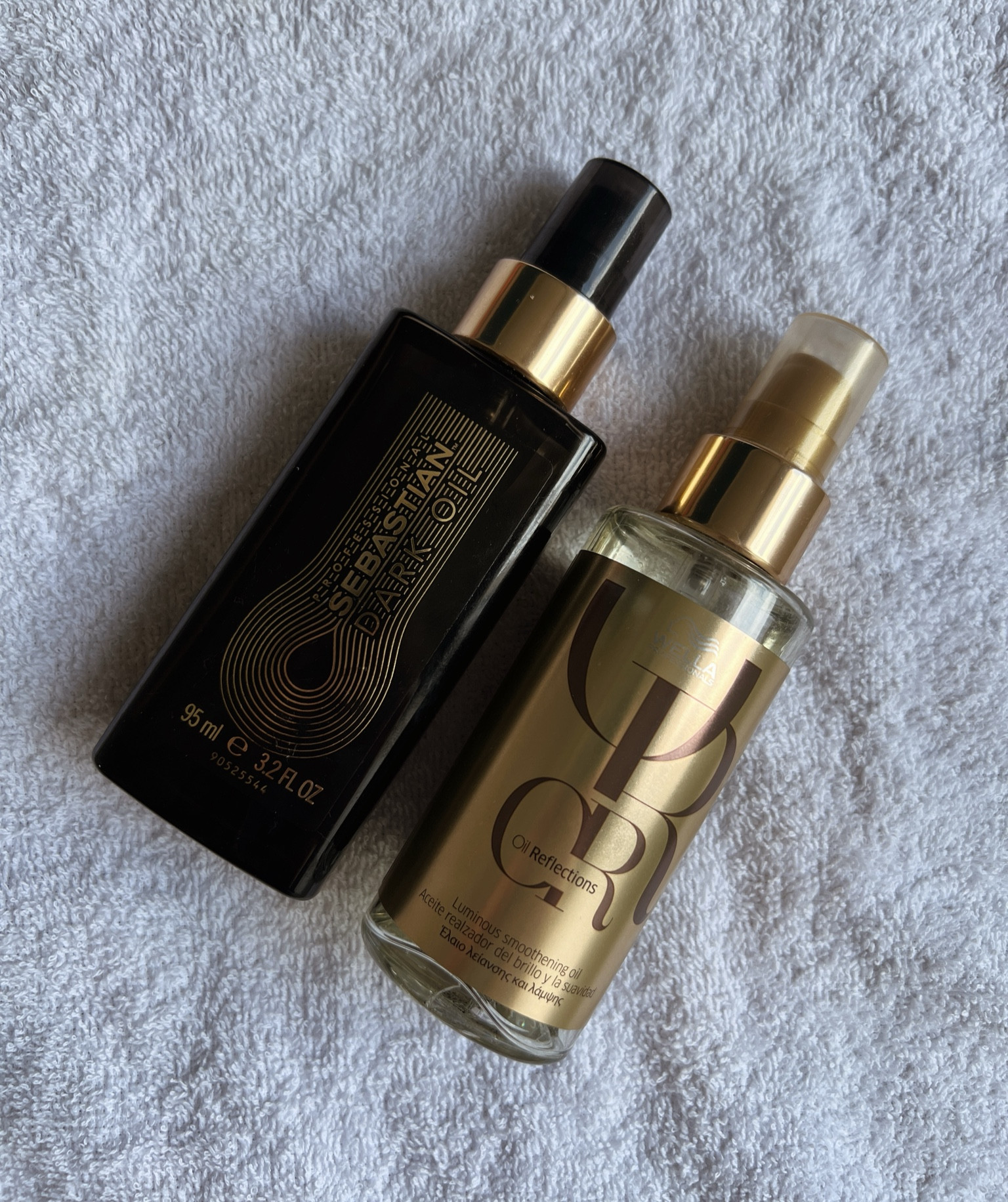 Meus dois óleos capilares queridinhos 🫶🏻 

O Dark Oil da Sebastian tem uma textura mais grossinha e um cheiro maravilhoso, uso muito como finalizador em ocasiões especiais.

Já o Oil Reflections da Wella tem a textura mais fluida e também é cheiroso, uso mais no dia a dia e sempre levo o travel size  na minha nécessaire!

#LTKbeauty #LTKbrasil
