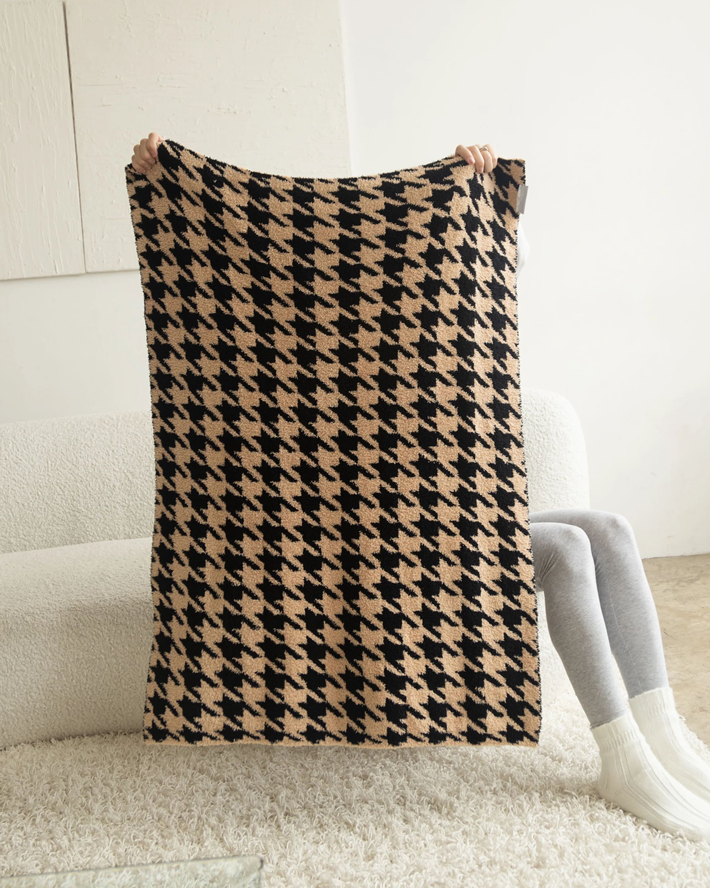 MINI HOUNDSTOOTH BLANKET | The Act Of Lounging