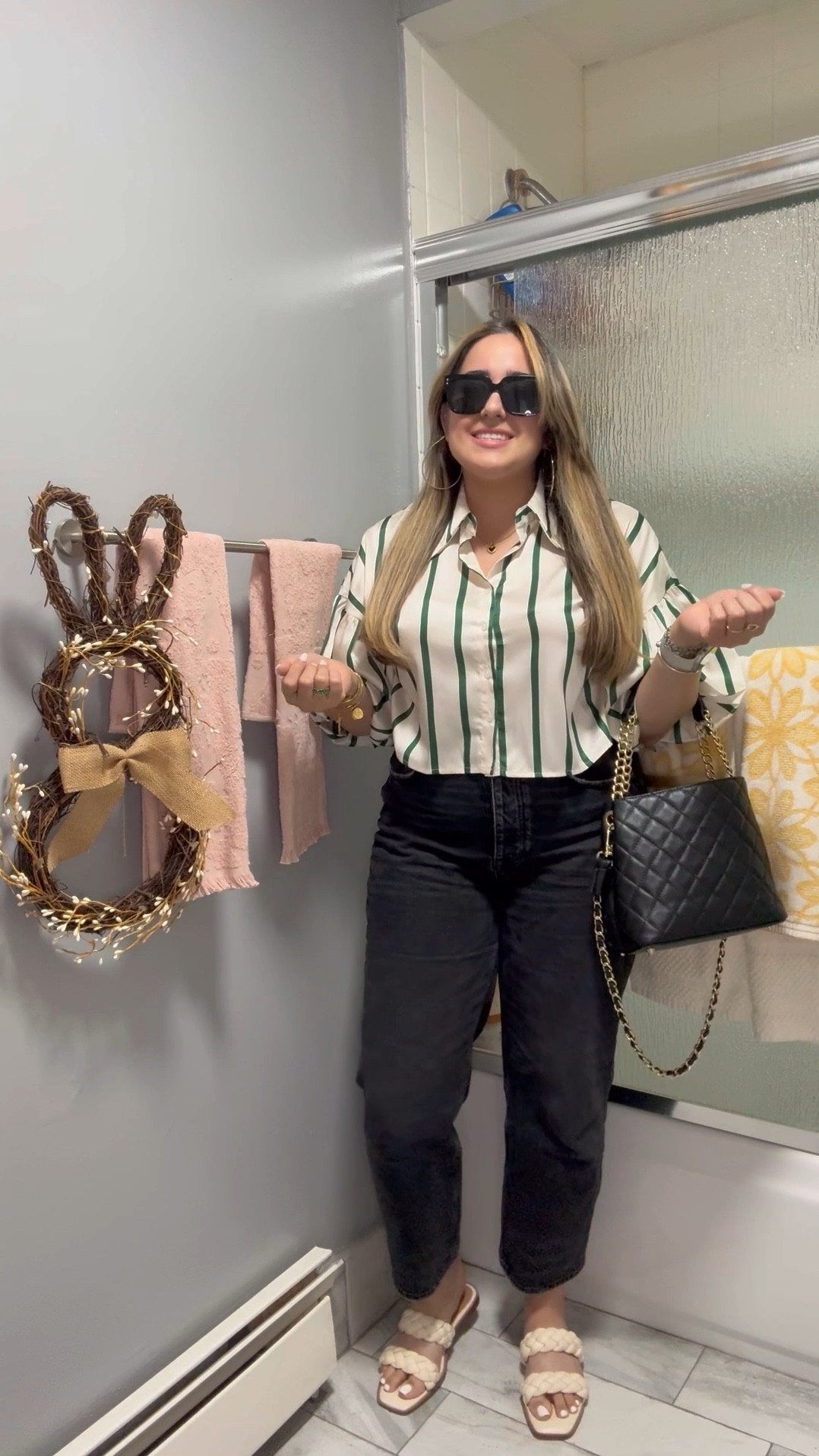 Loving this casual mom friendly ootd to run errands. The Top from SHEIN is under $10 & I absolutely love it!💖💖💖

#LTKFindsUnder50 #LTKVideo #LTKStyleTip