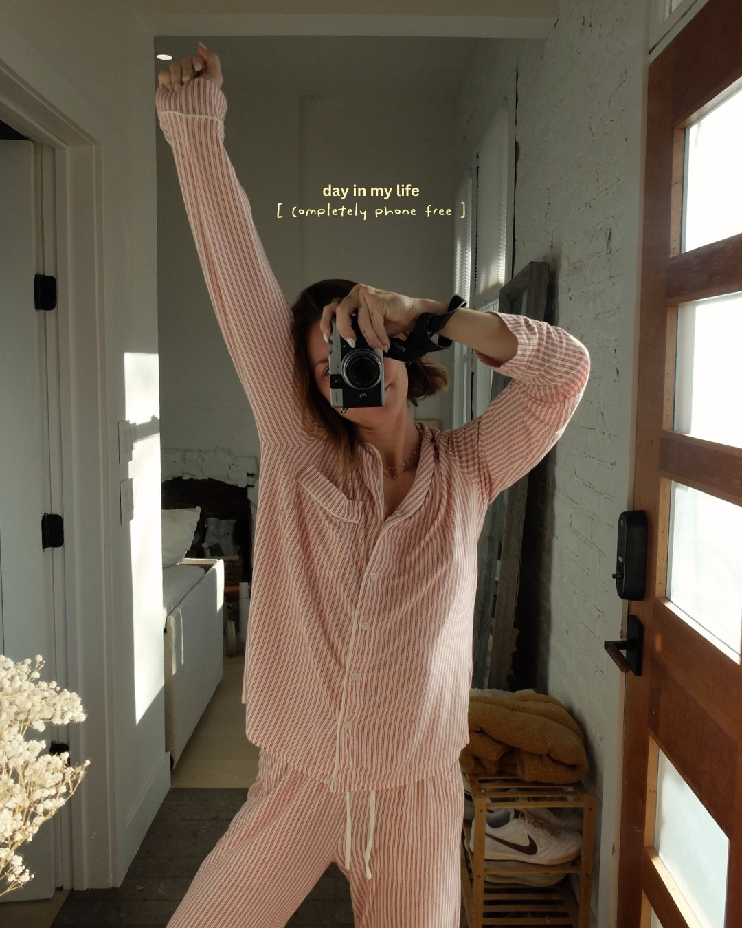 started implementing (at least) one day a week that is phone free & dare i say… it is life changing! ✨ the free time, a present mind, no feeling of comparison — looking forward to having more of these days this year that are 100% analog 

#dayinmylife #phonefree #analog #photovlog