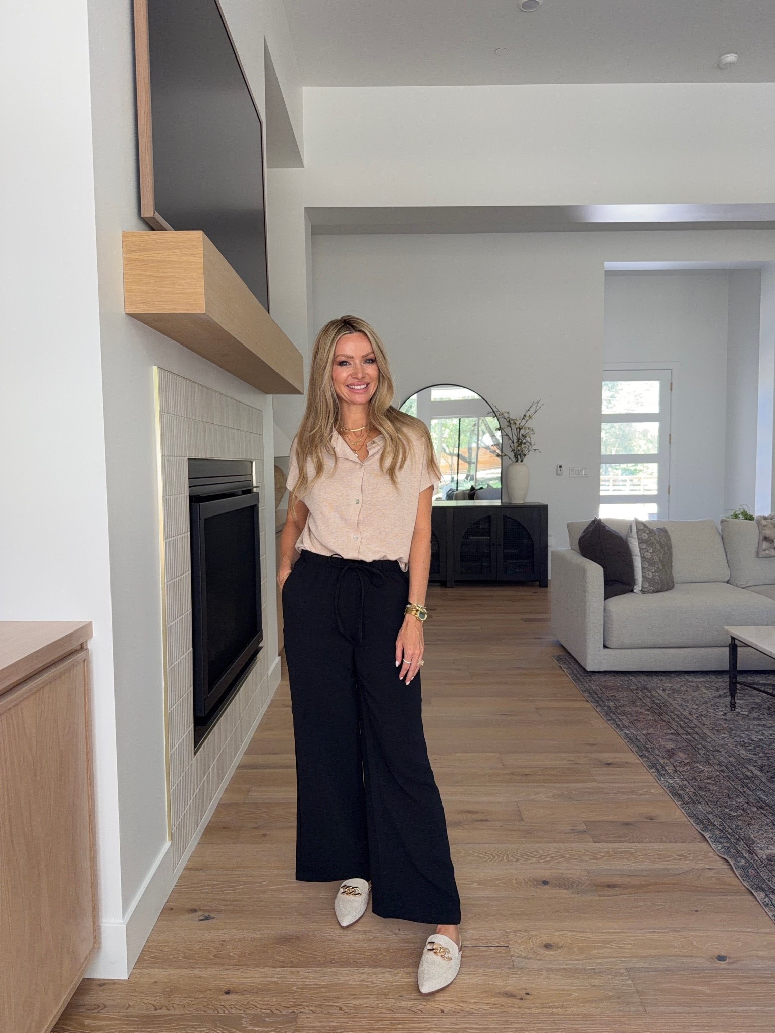 The Amazon pants inspired by the viral Aritzia style that you NEED 😍🙌✨ comment AMAZON and I’m sending you the details 

If you’ve been eyeing those viral Aritzia wide leg pants but don’t want to spend over $100, these Amazon pants give the same elevated, effortless vibe for a fraction of the price.

✨ Wrinkle-resistant crepe fabric
✨ Flowy wide-leg silhouette
✨ Elastic drawstring waist for all-day comfort
✨ Available in 2 inseam lengths
✨ Perfect for work, travel, date nights, or everyday outfits

I paired them with a simple neutral knit, and they instantly make the whole outfit look expensive without the designer price tag.

These are one of those Amazon finds that you’ll end up reaching for over and over again.

Would you wear the black or the cream first? 🤍🖤

#amazonfashion #amazonfinds #workwear #officeoutfit #capsulewardrobe