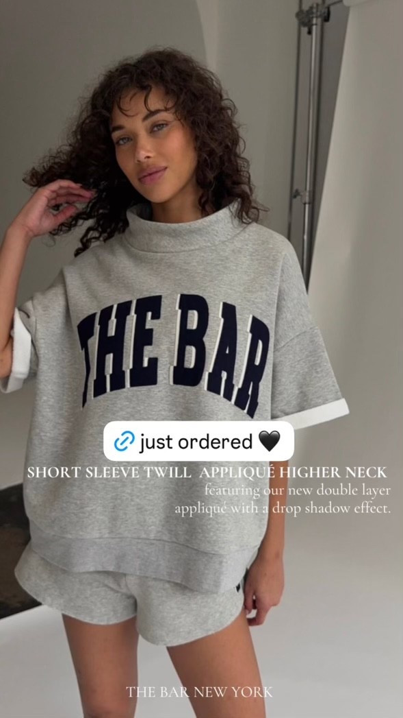 The cutest short sleeve twill jacket!

The Bar, high neck, comfy cozy fashion, women’s fashion, petite fashion, fall time