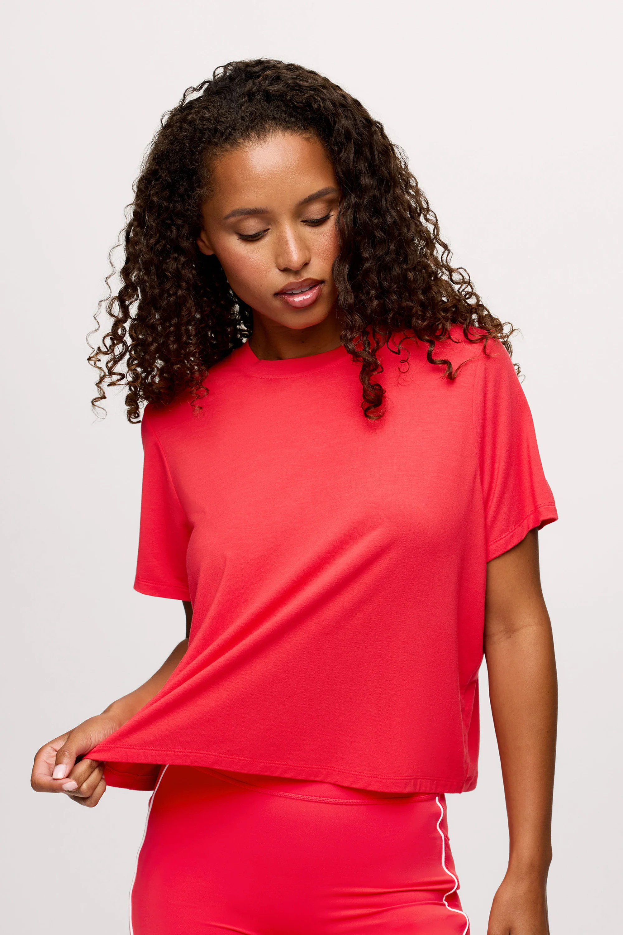 Featherweight Active Tee | Cayenne | nuuds