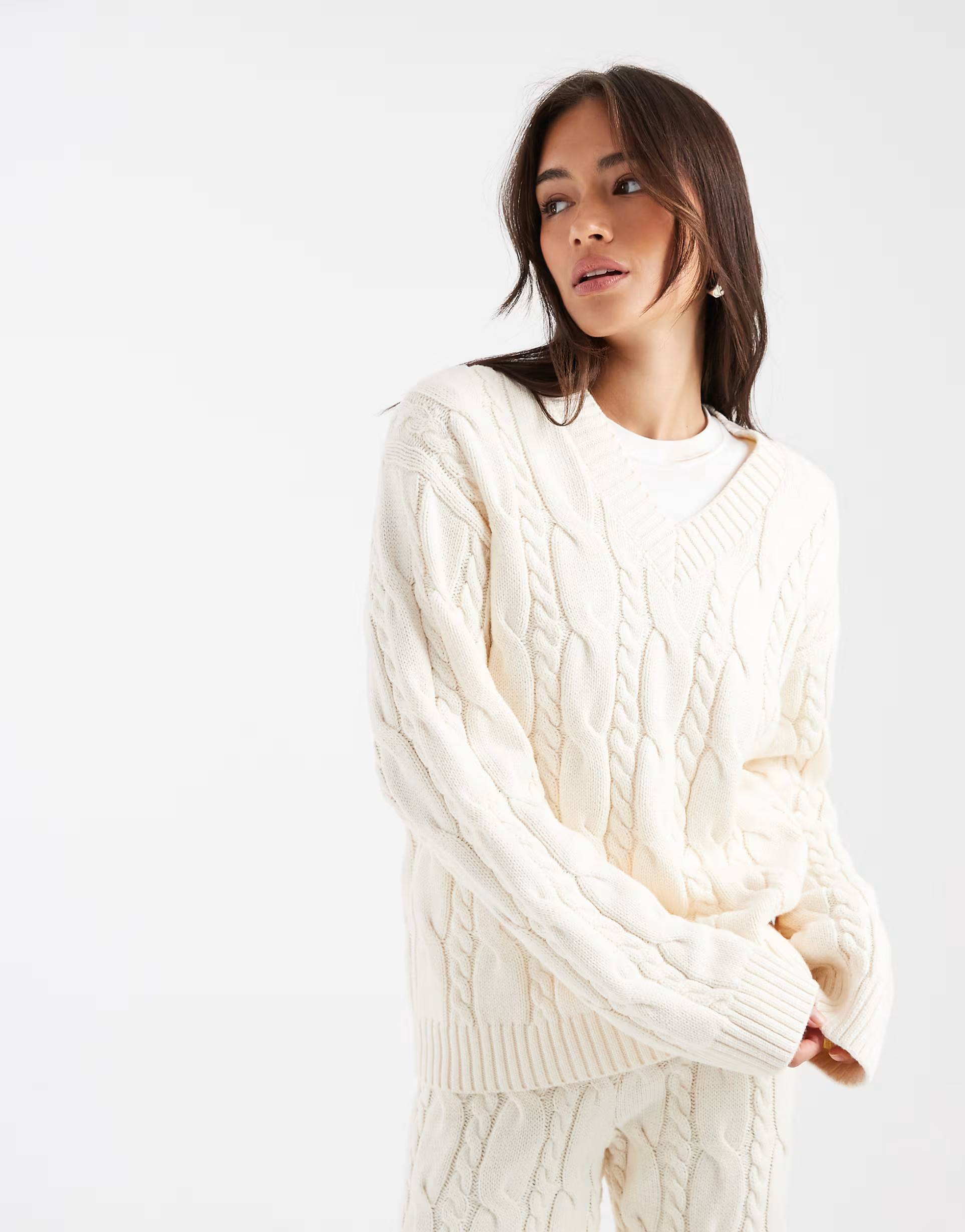 4th & Reckless cotton rich cable knit v neck jumper co-ord in cream | ASOS (Global)