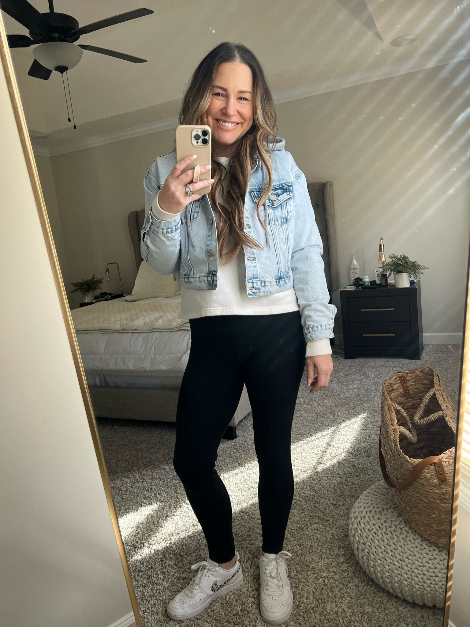 Cropped denim hoodie

#LTKstyletip