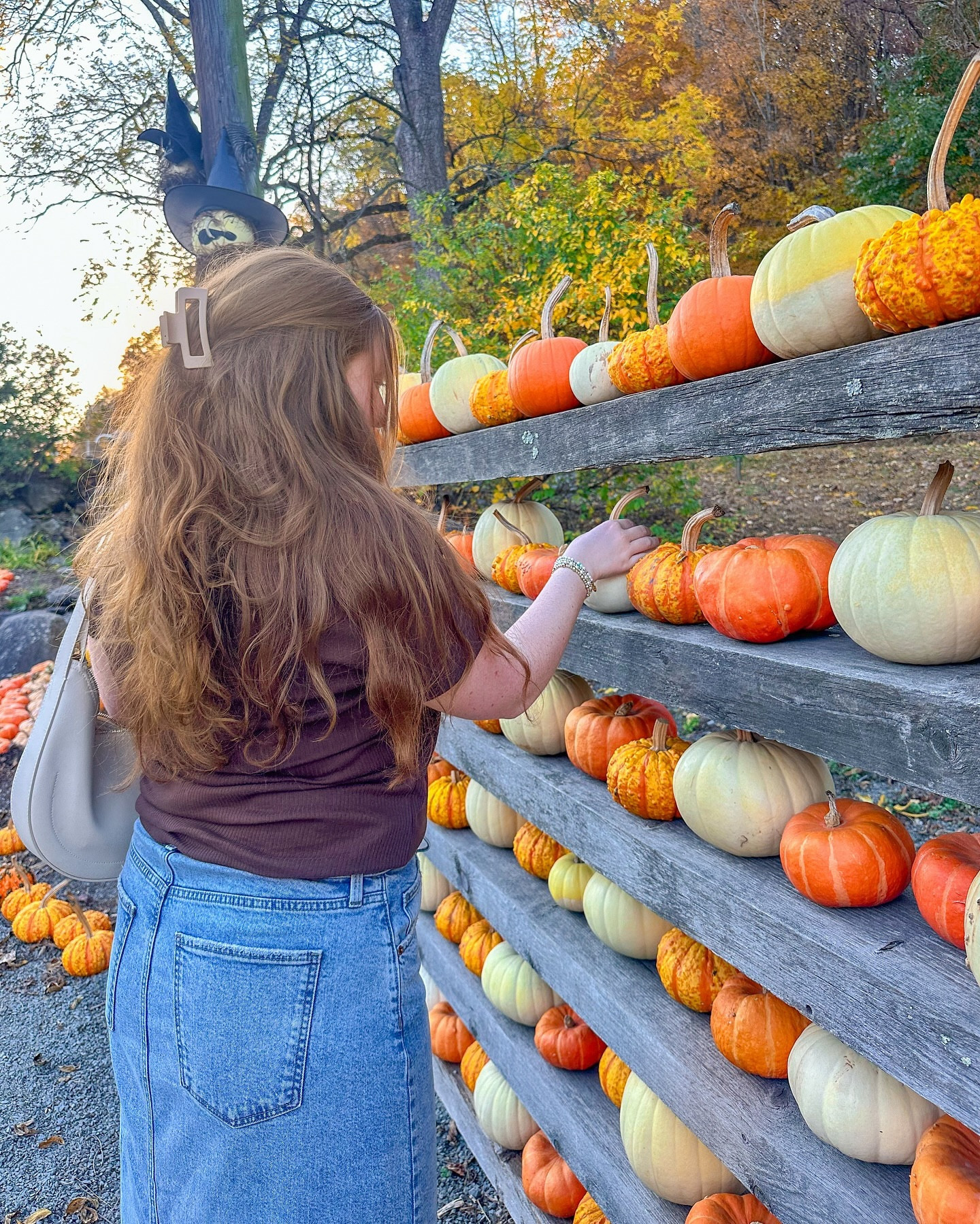 allll the pumpkins🎃🌤️🍂🤎

maxi denim skirt, fall outfit, pumpkin patch outfit, transition to fall, warm fall outfit 
