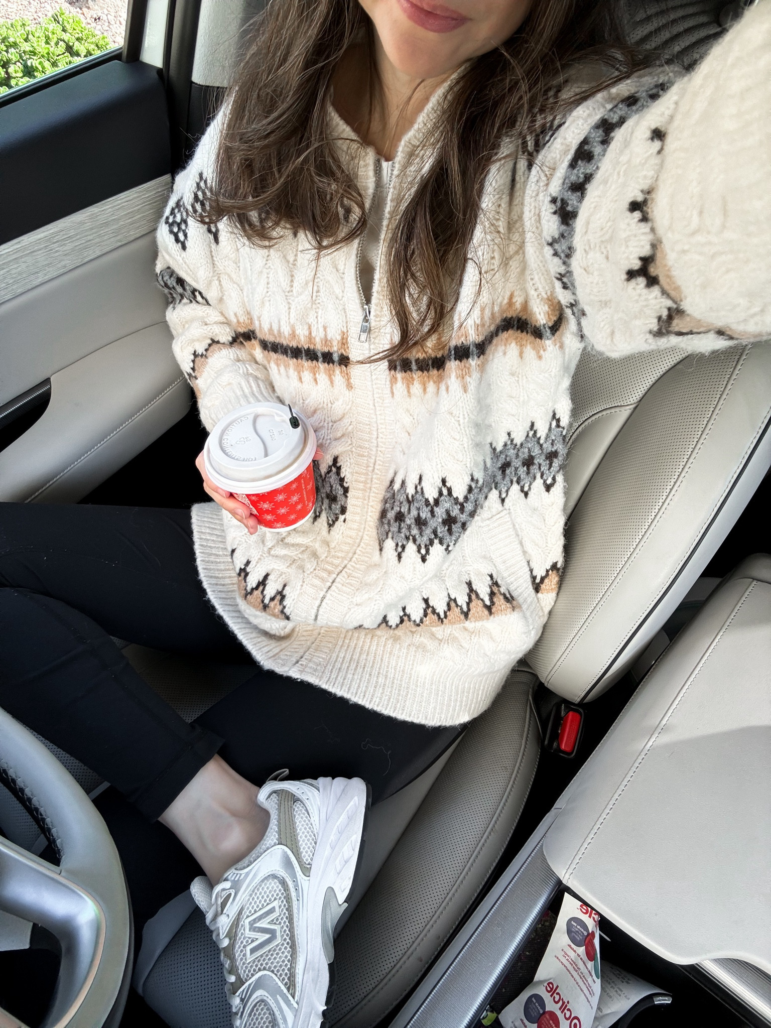 Fair isle vibes 🤍🤍

#LTKHoliday #LTKSeasonal